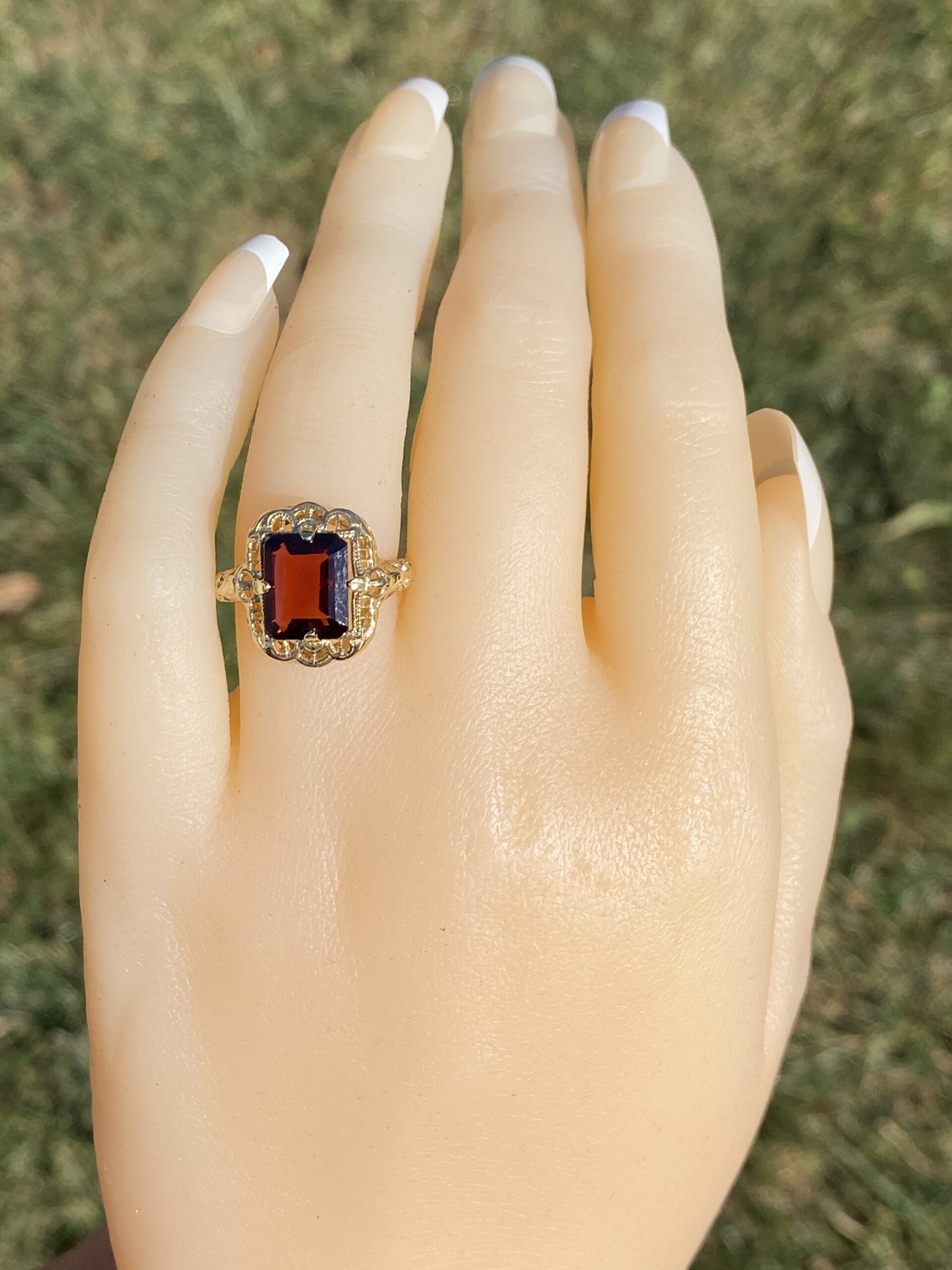 The Crimson Heirloom: Garnet Ring in Yellow Gold - Image 7
