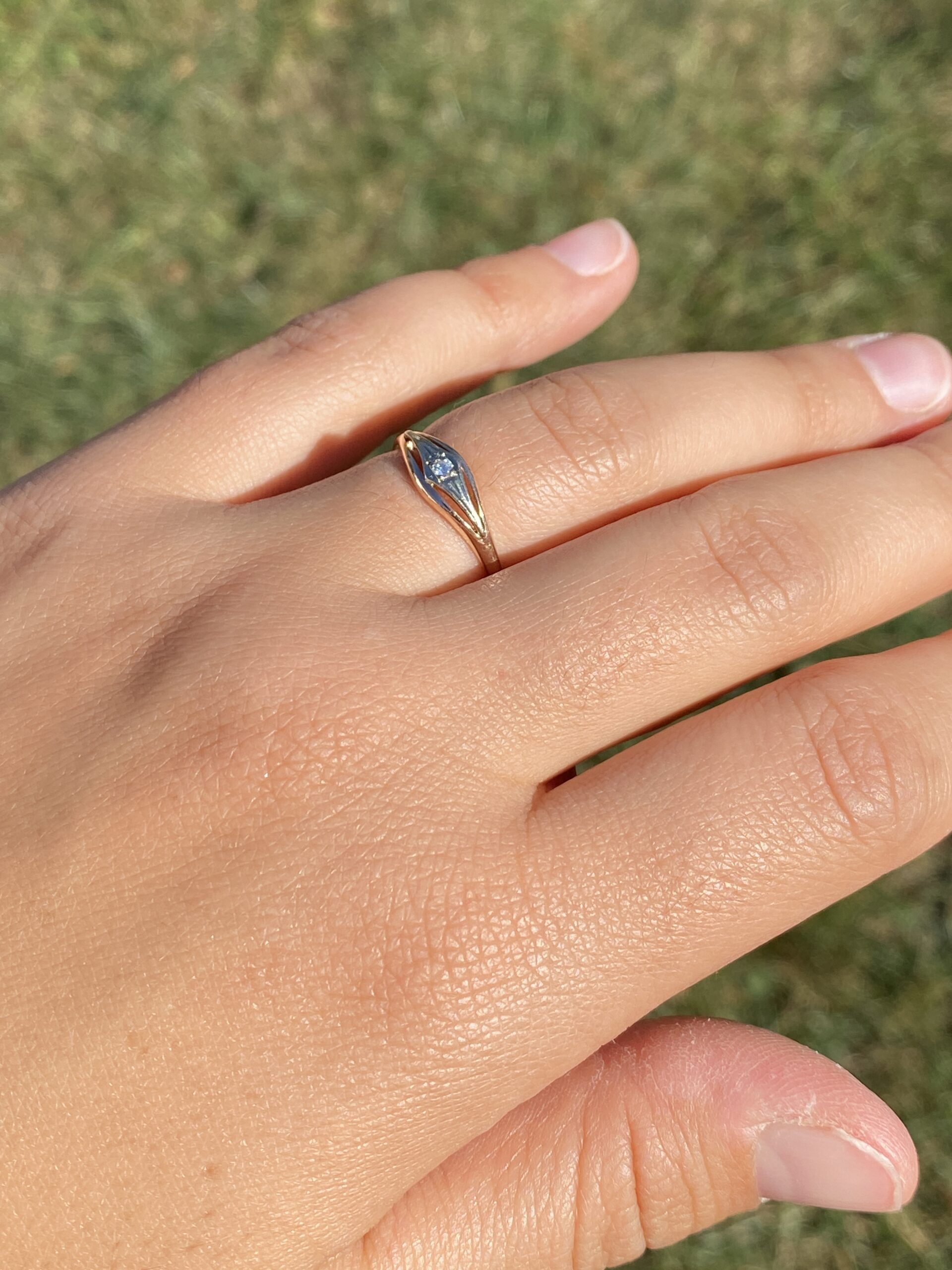 The Rosette Curve: Natural Diamond Ring in Rose Gold - Image 9