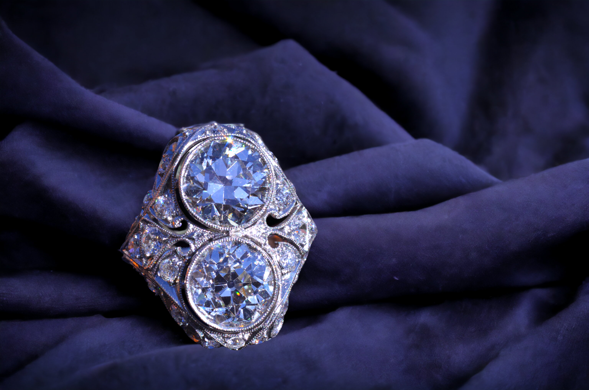 The L'amour: Absolutely Outstanding Antique Two Diamond Filigree Ring Platinum - Image 10