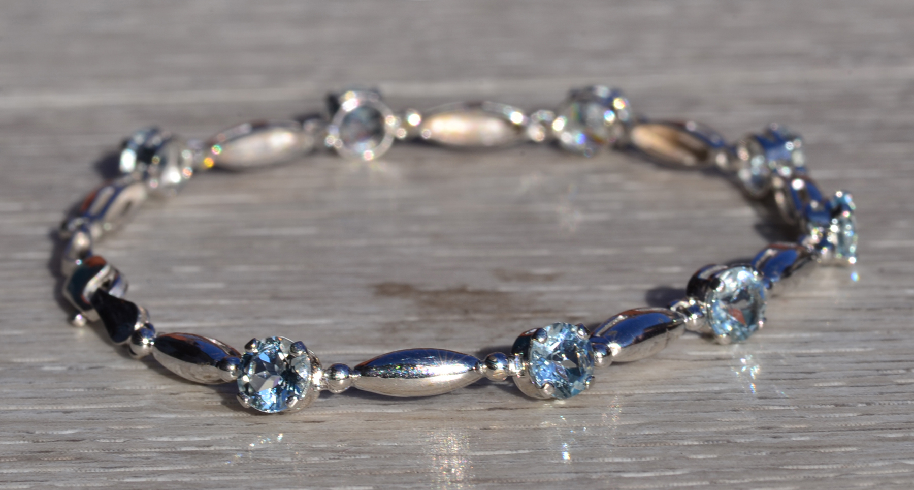 The Salcombe: Aquamarine Bracelet in White Gold - Image 4