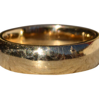 The Skagit:  Gentlemen's Vintage 5.8mm Yellow Gold Wedding Band