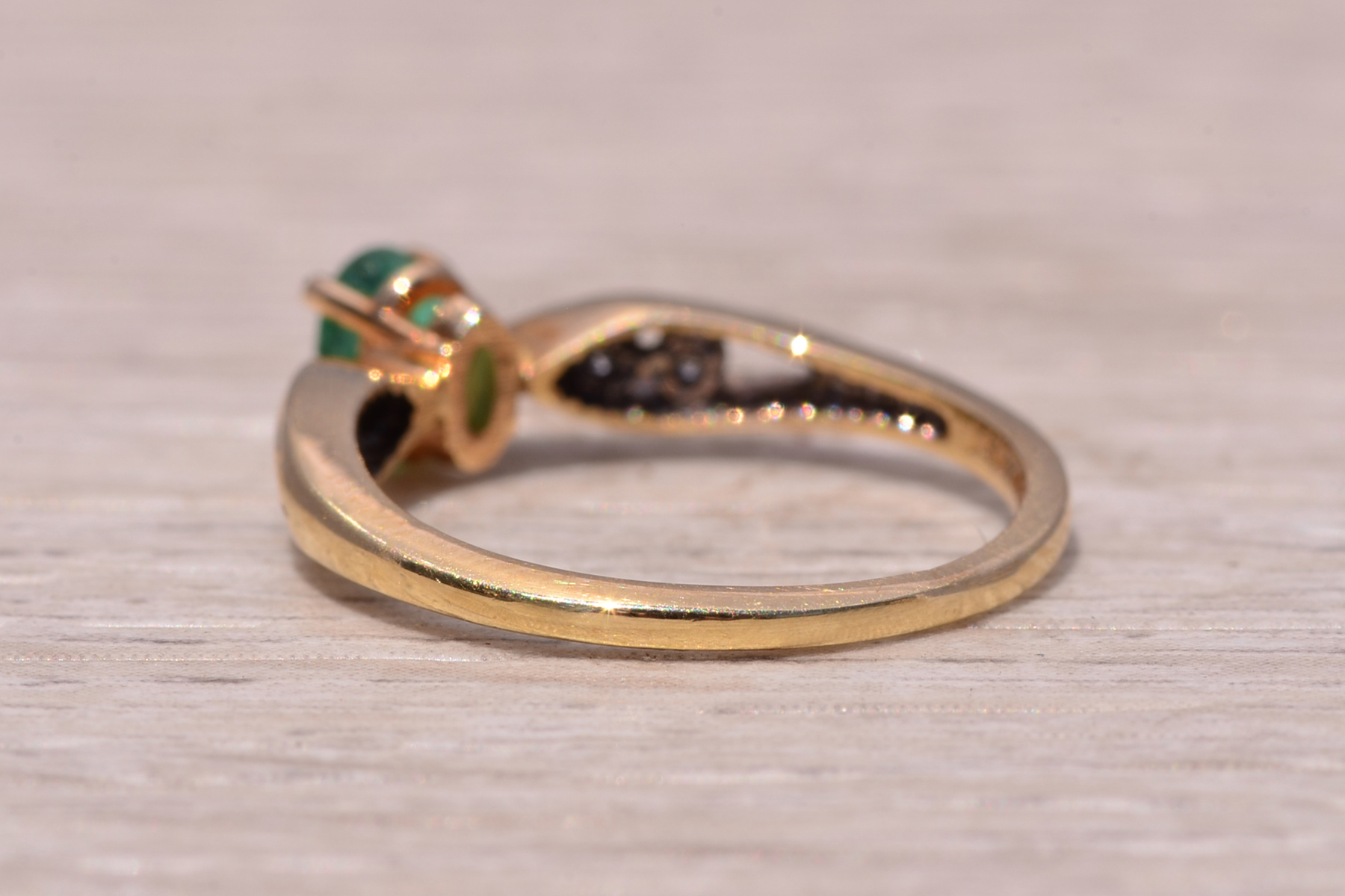 The Emerald Sweep: Emerald and Natural Diamond Ring in Yellow Gold - Image 4