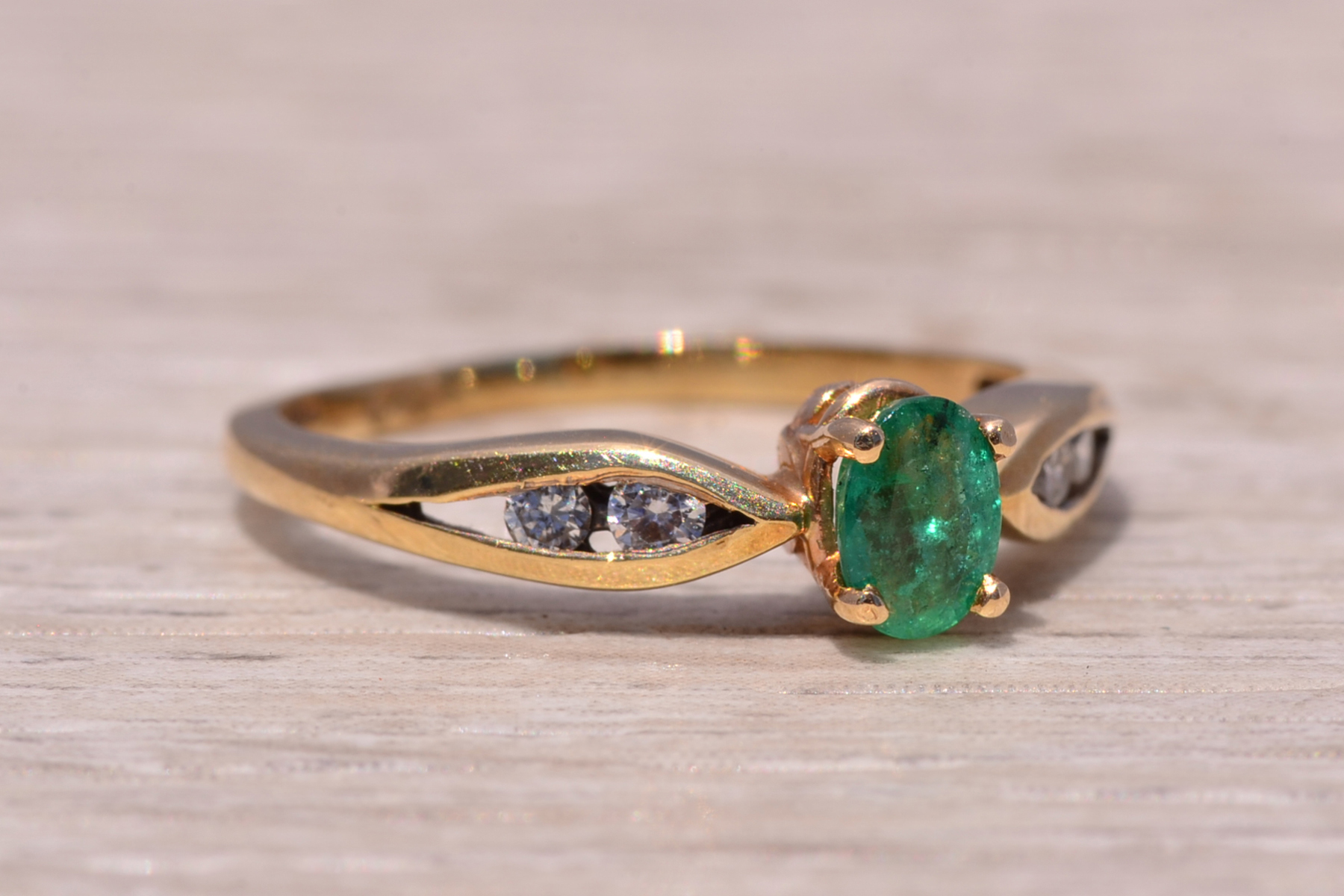 The Emerald Sweep: Emerald and Natural Diamond Ring in Yellow Gold - Image 6
