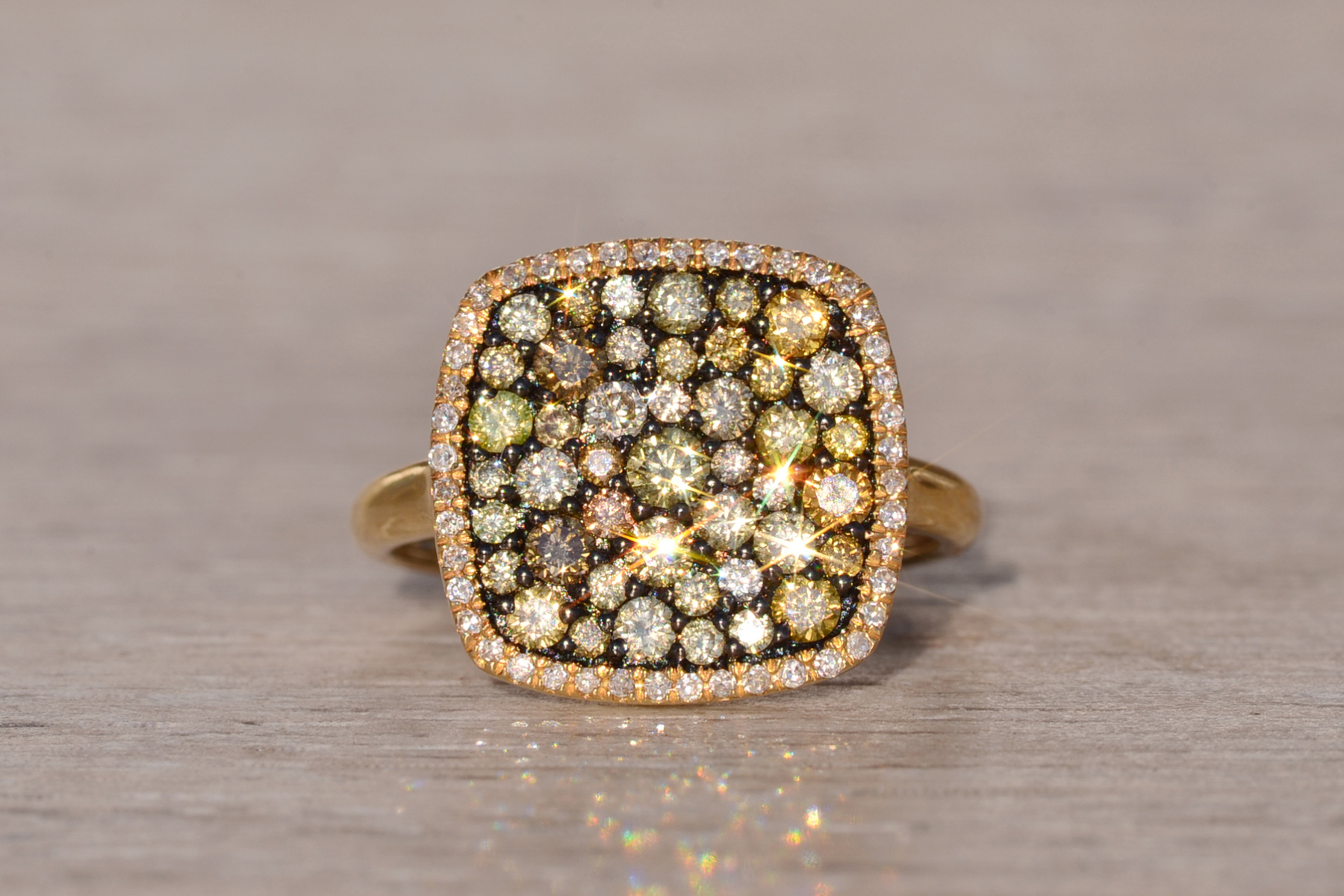 The Gilded Twilight: Natural Diamond Cluster Ring in Yellow Gold - Image 2