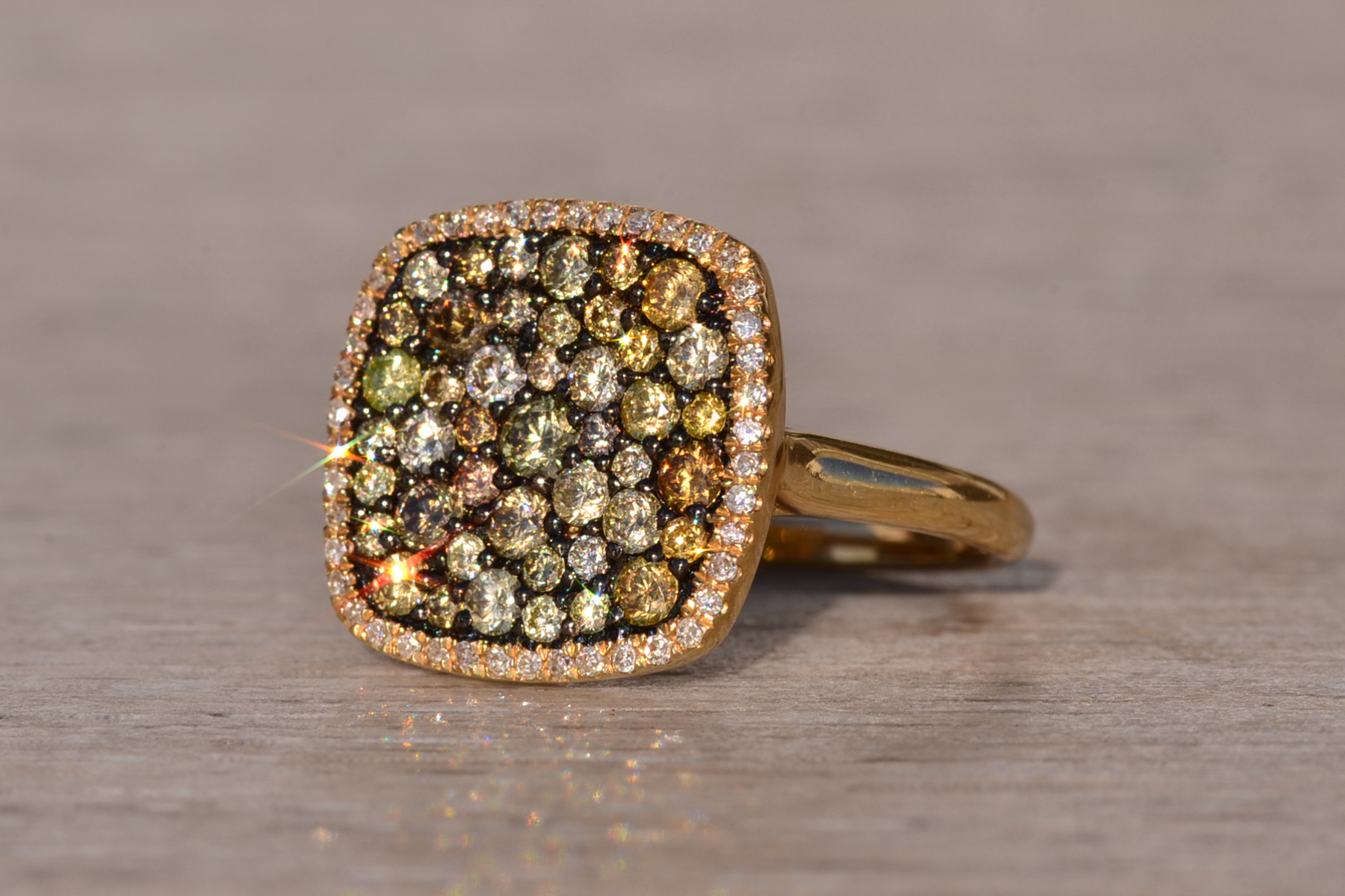 The Gilded Twilight: Natural Diamond Cluster Ring in Yellow Gold - Image 3