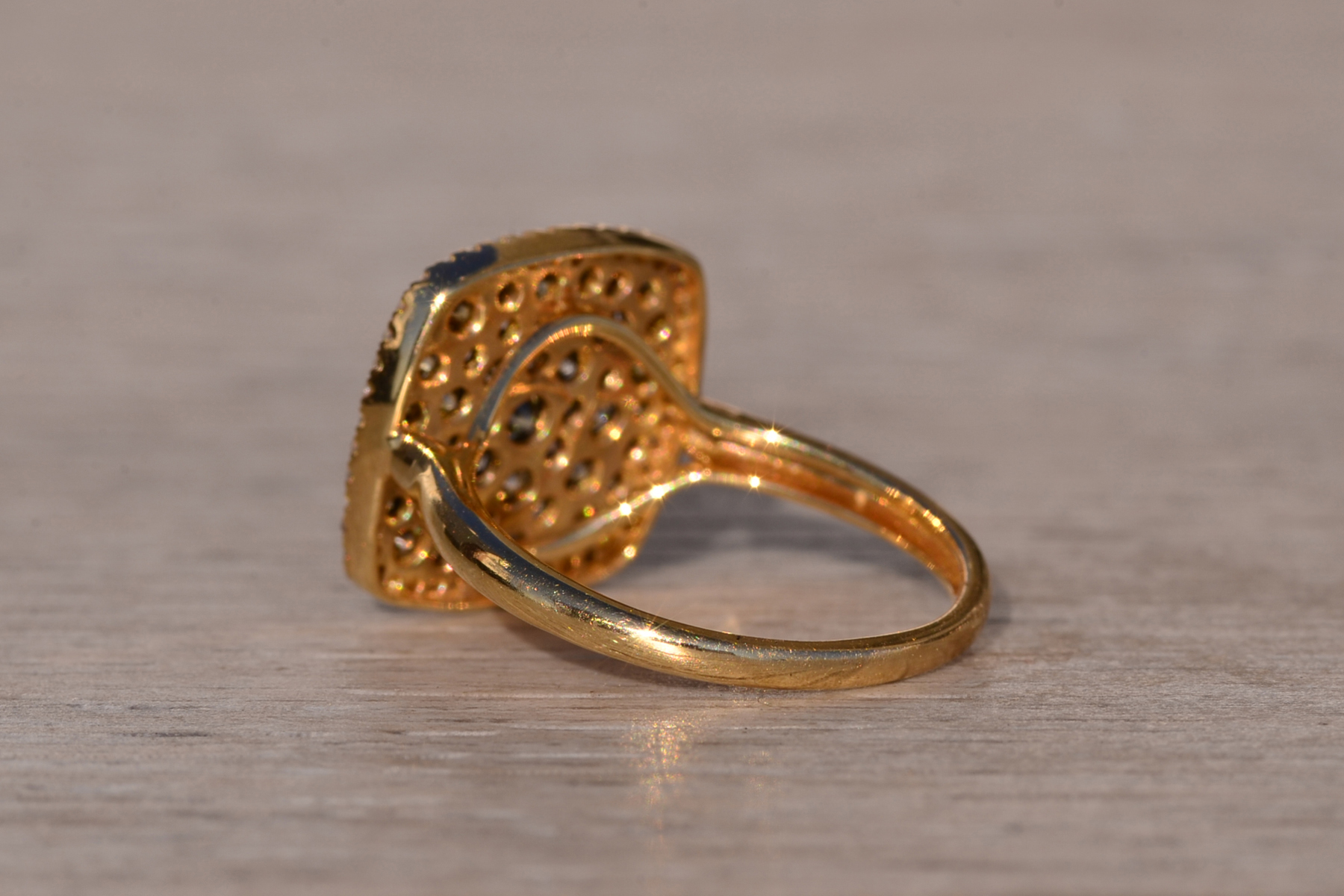 The Gilded Twilight: Natural Diamond Cluster Ring in Yellow Gold - Image 4
