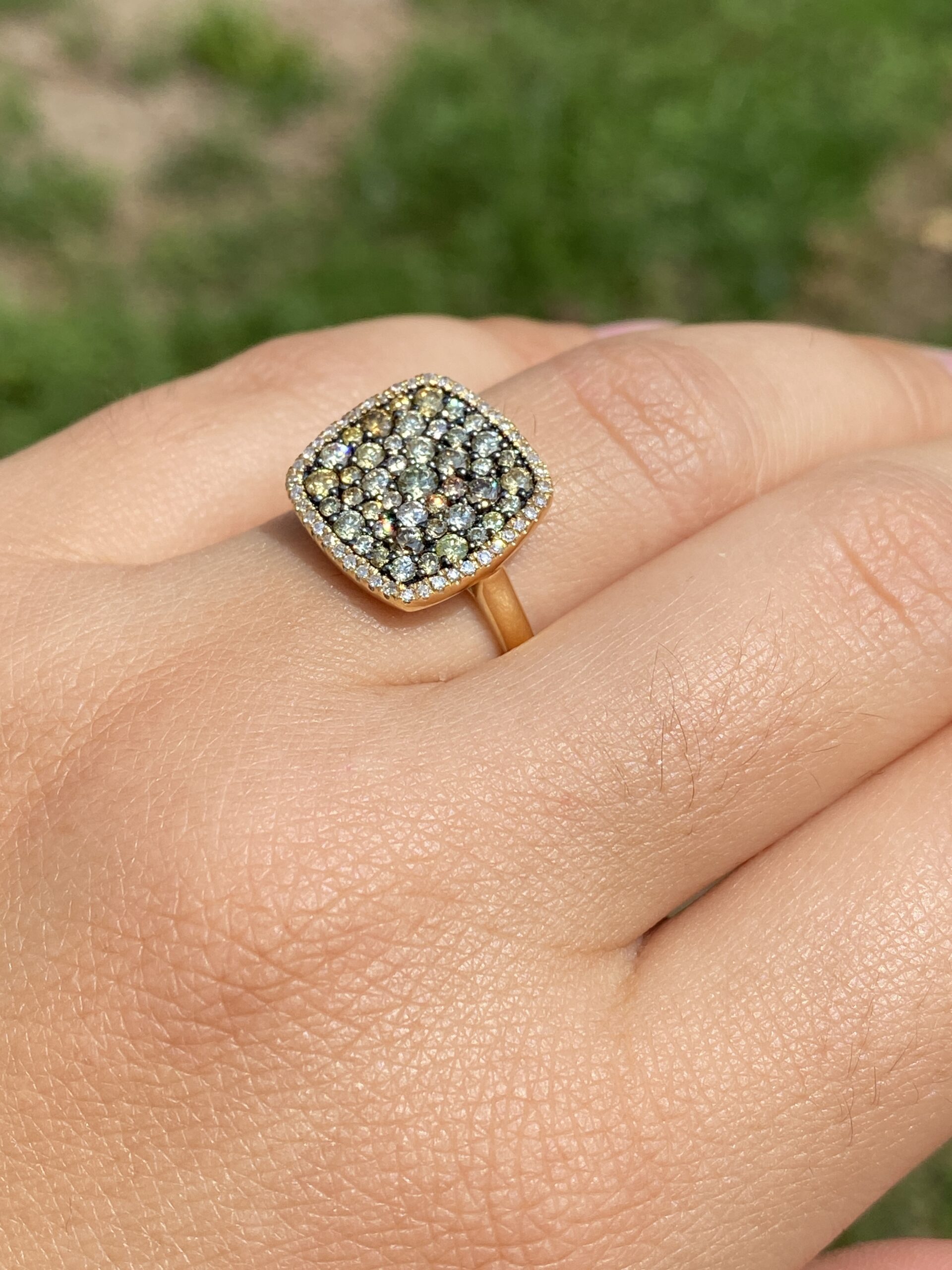 The Gilded Twilight: Natural Diamond Cluster Ring in Yellow Gold - Image 9