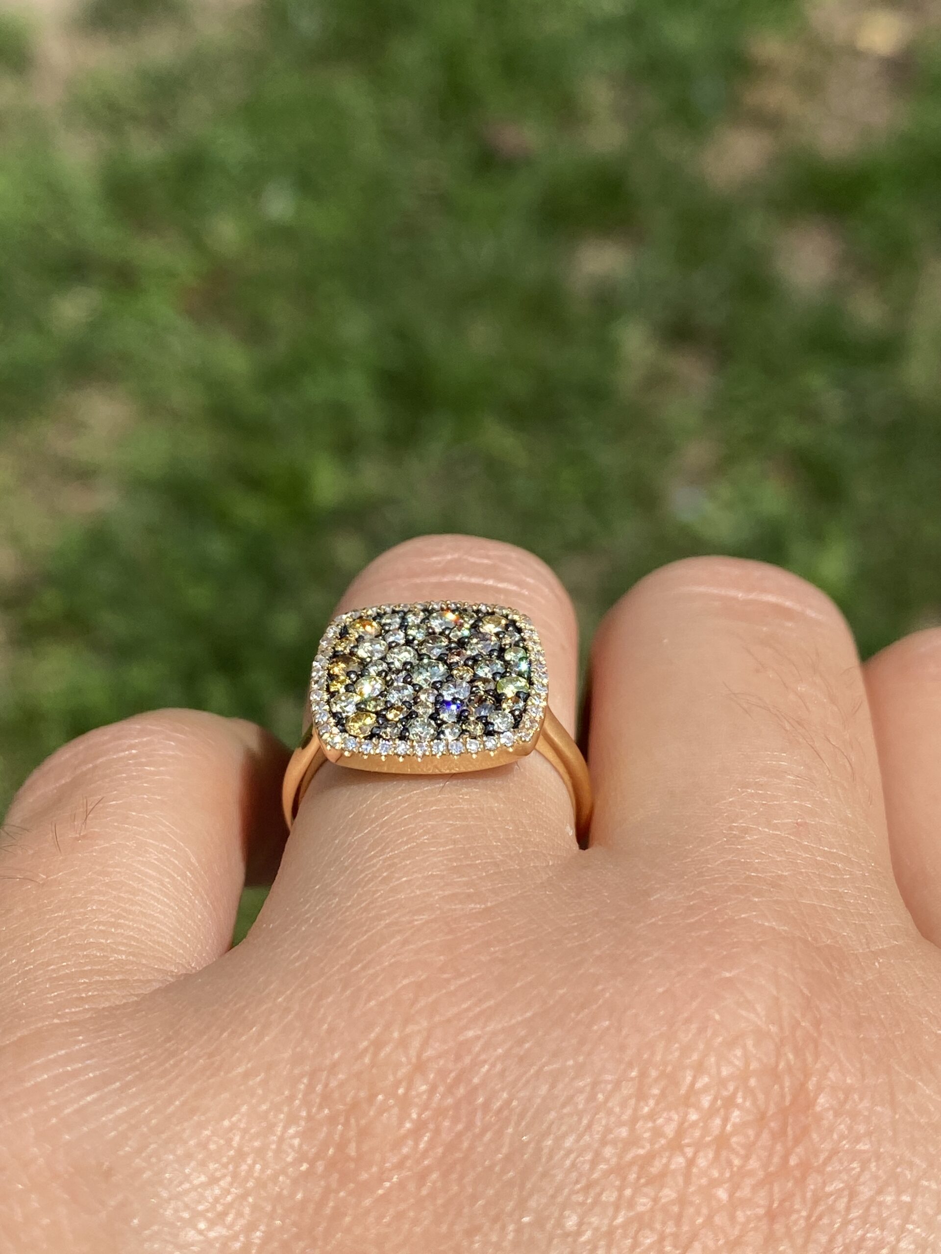 The Gilded Twilight: Natural Diamond Cluster Ring in Yellow Gold - Image 10