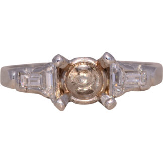 The Classic Baguette: Diamond Engagement Mounting in Platinum