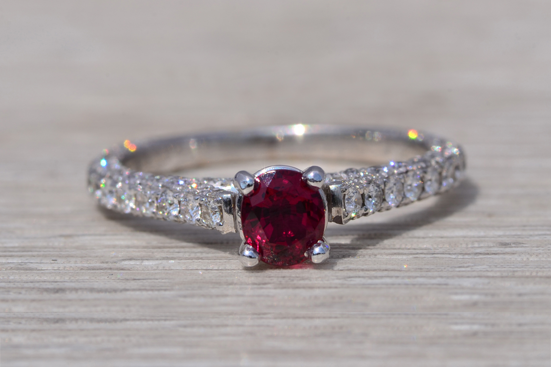 The Crimson Brilliance: Ruby and Natural Diamond Ring in White Gold - Image 2