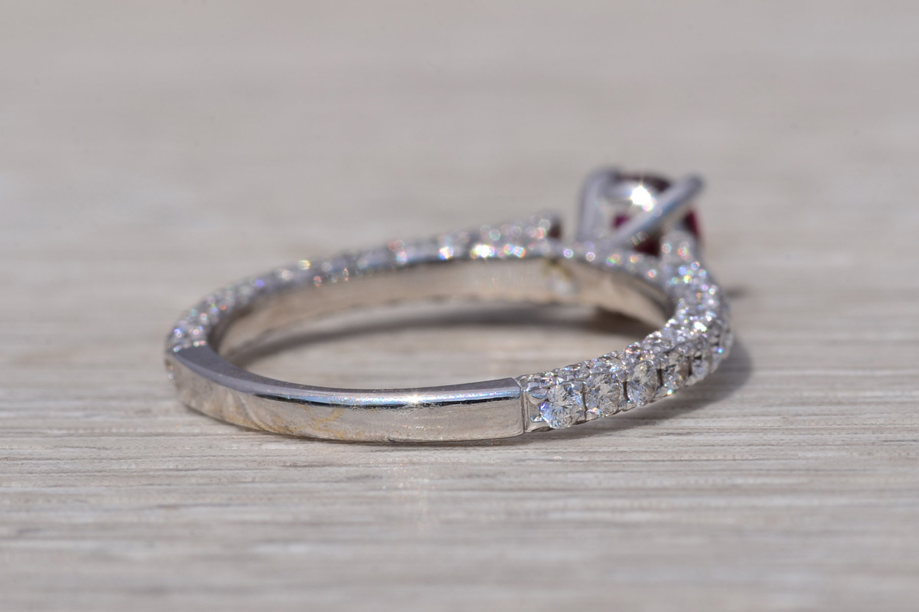 The Crimson Brilliance: Ruby and Natural Diamond Ring in White Gold - Image 5