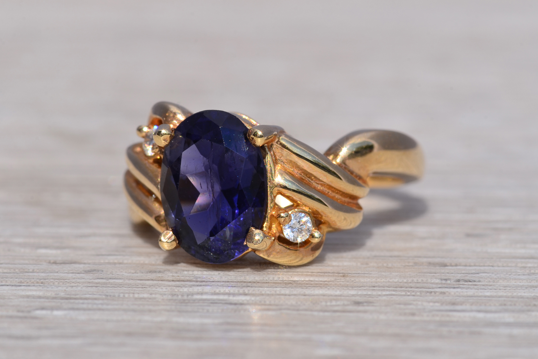 The Midnight Current: Iolite and Natural Diamond Ring in Yellow Gold - Image 3