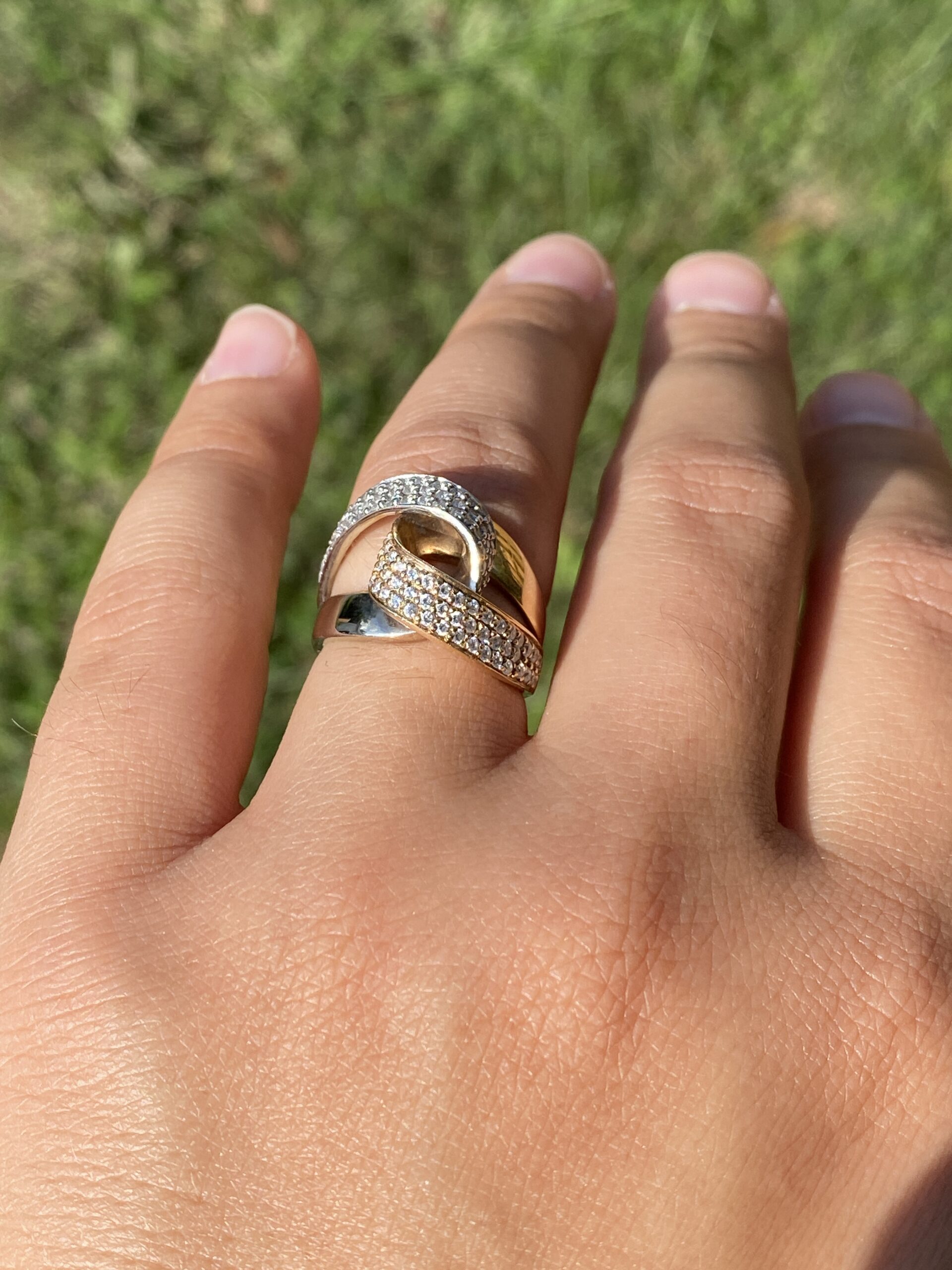 The Entwined Brilliance: Natural Diamond Ring in Two-Tone Gold - Image 10