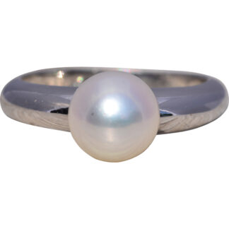 The White Crest: Akoya Pearl Ring in White Gold