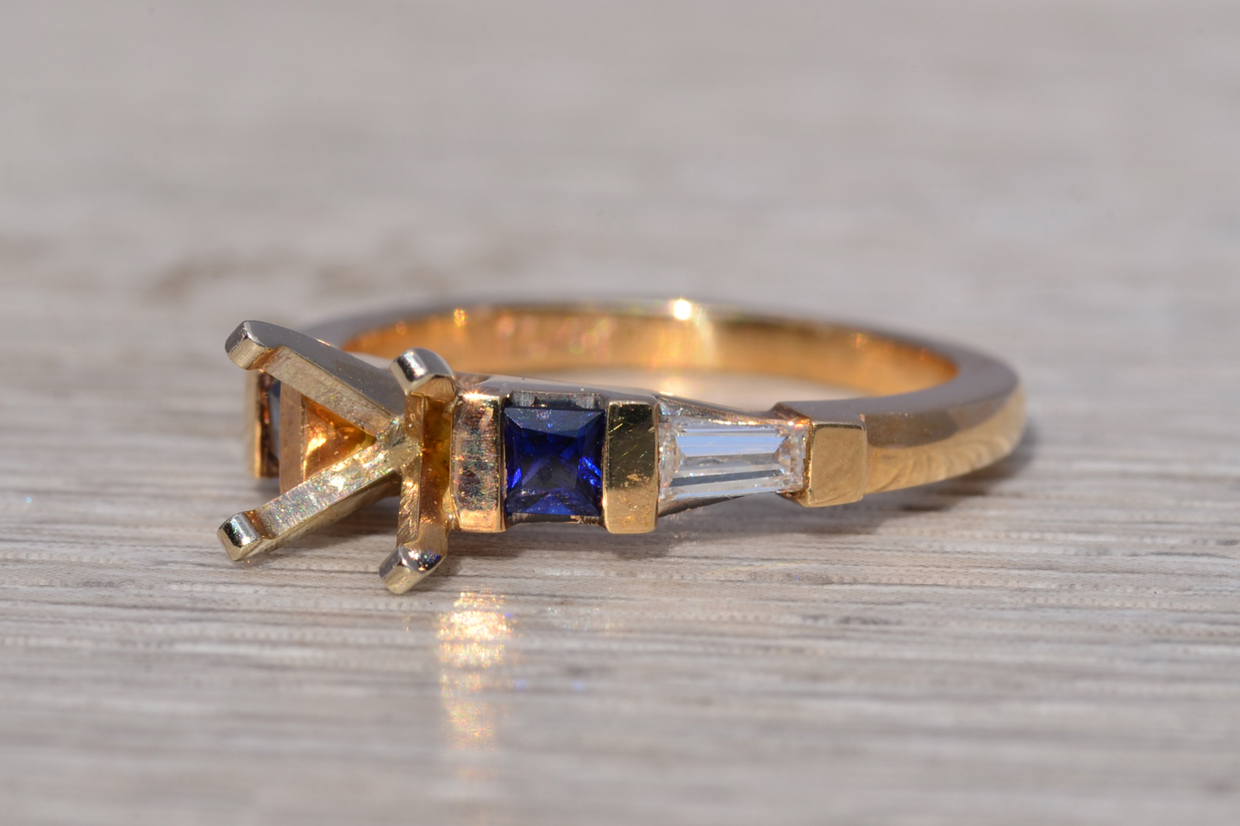 The Sapphire Taper: Sapphire and Diamond Ring Mounting in Yellow Gold - Image 3