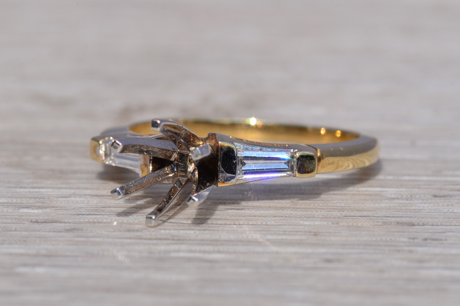 The Classic Taper: Diamond Ring Mounting in Yellow Gold - Image 3