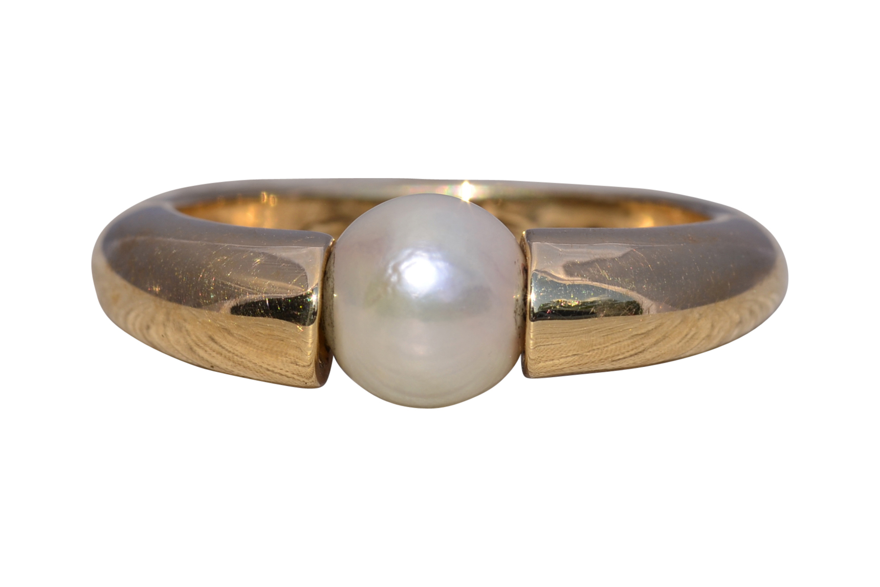 The Golden Crest: Pearl Ring in Yellow Gold