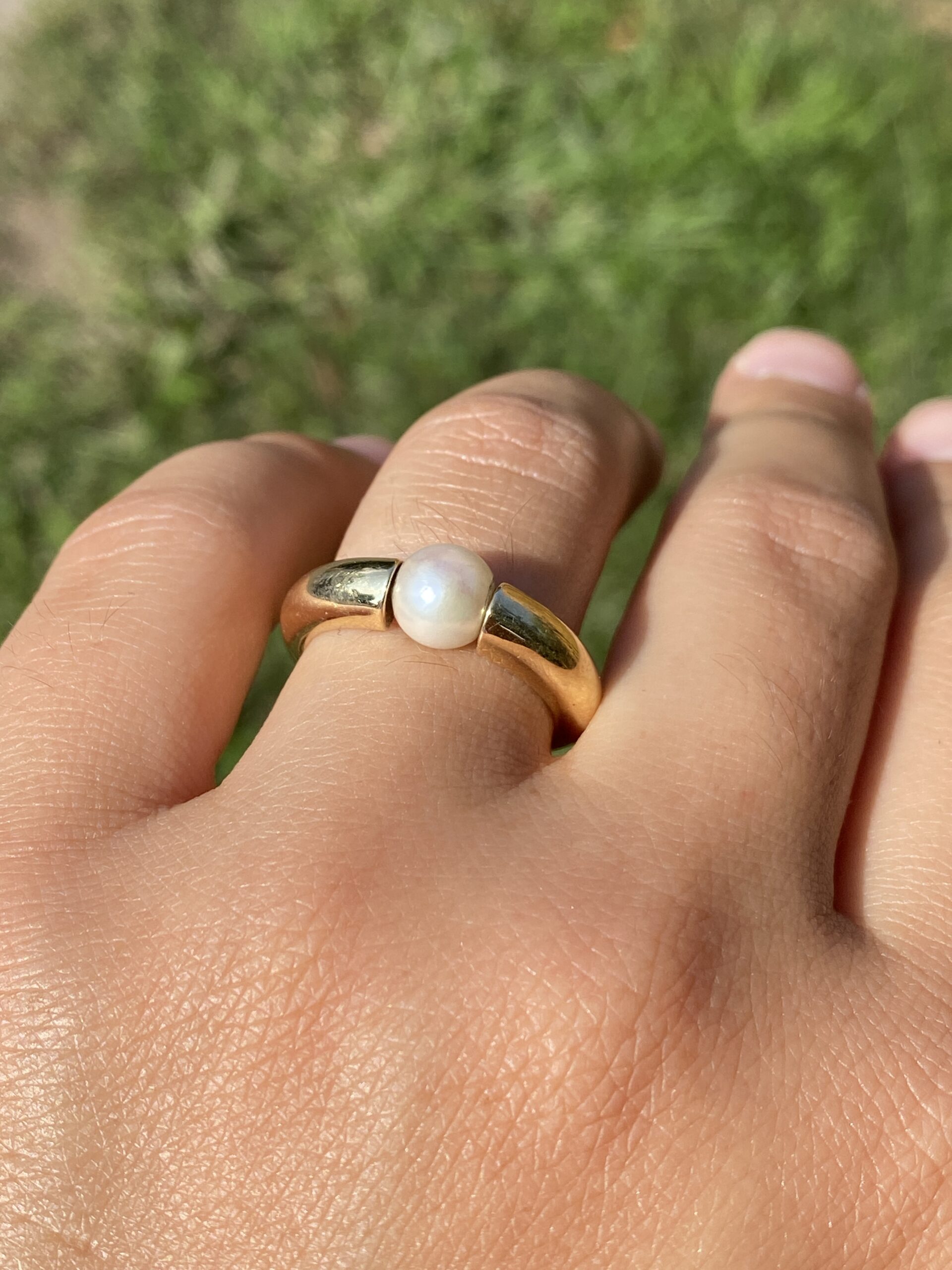 The Golden Crest: Pearl Ring in Yellow Gold - Image 10