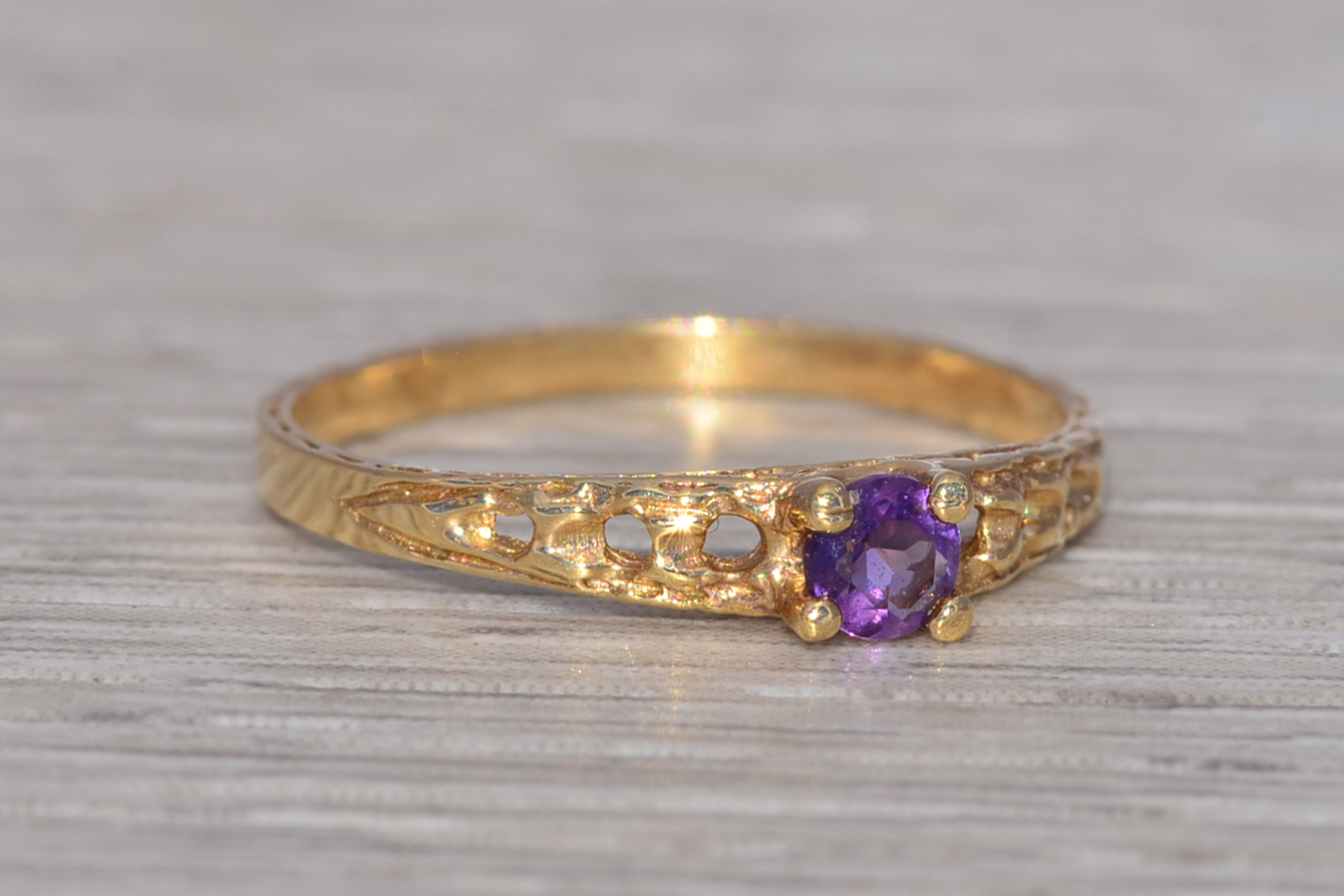 The Petite Violet: Amethyst Ring in Yellow Gold - Image 7