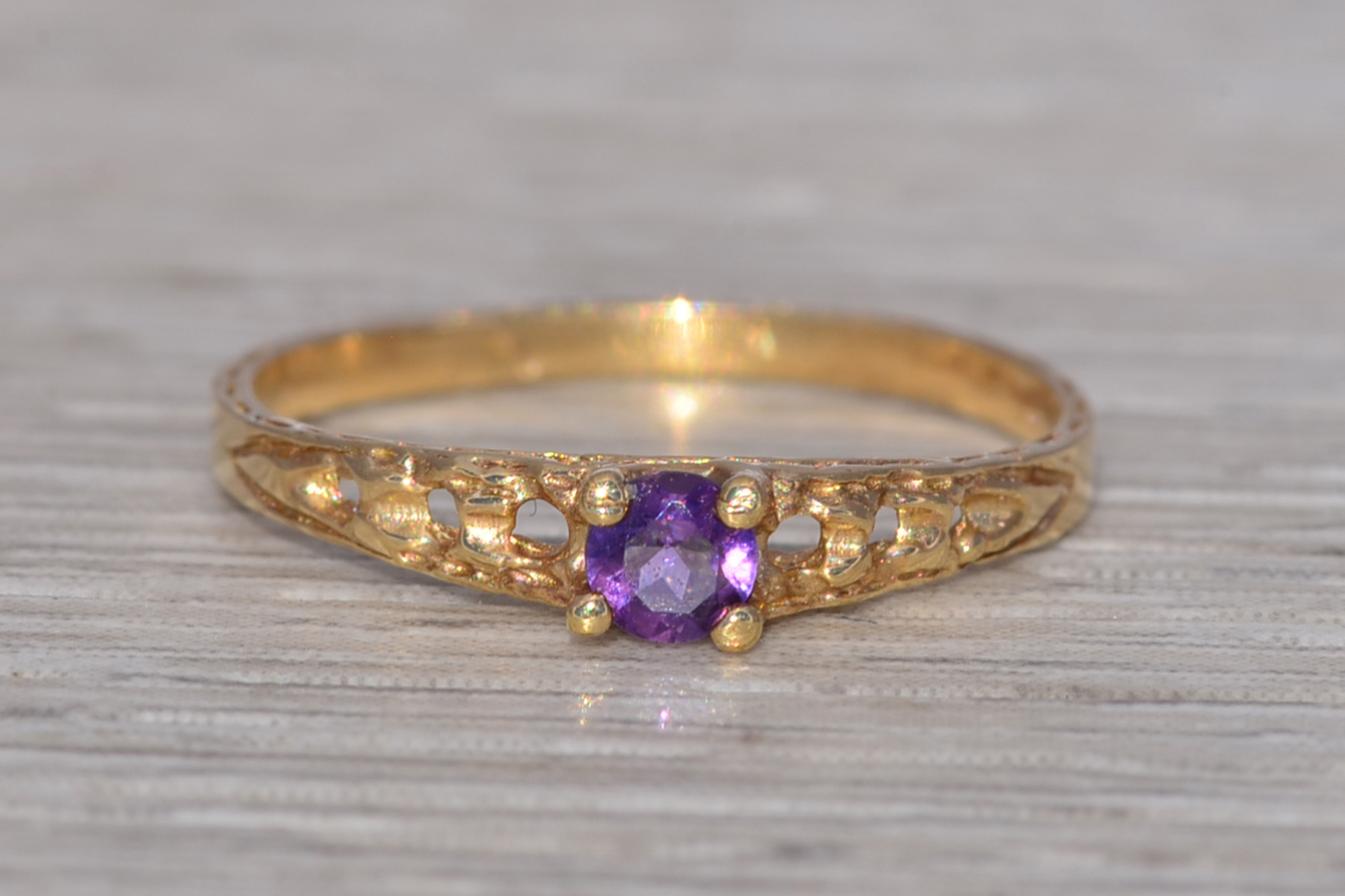 The Petite Violet: Amethyst Ring in Yellow Gold - Image 8