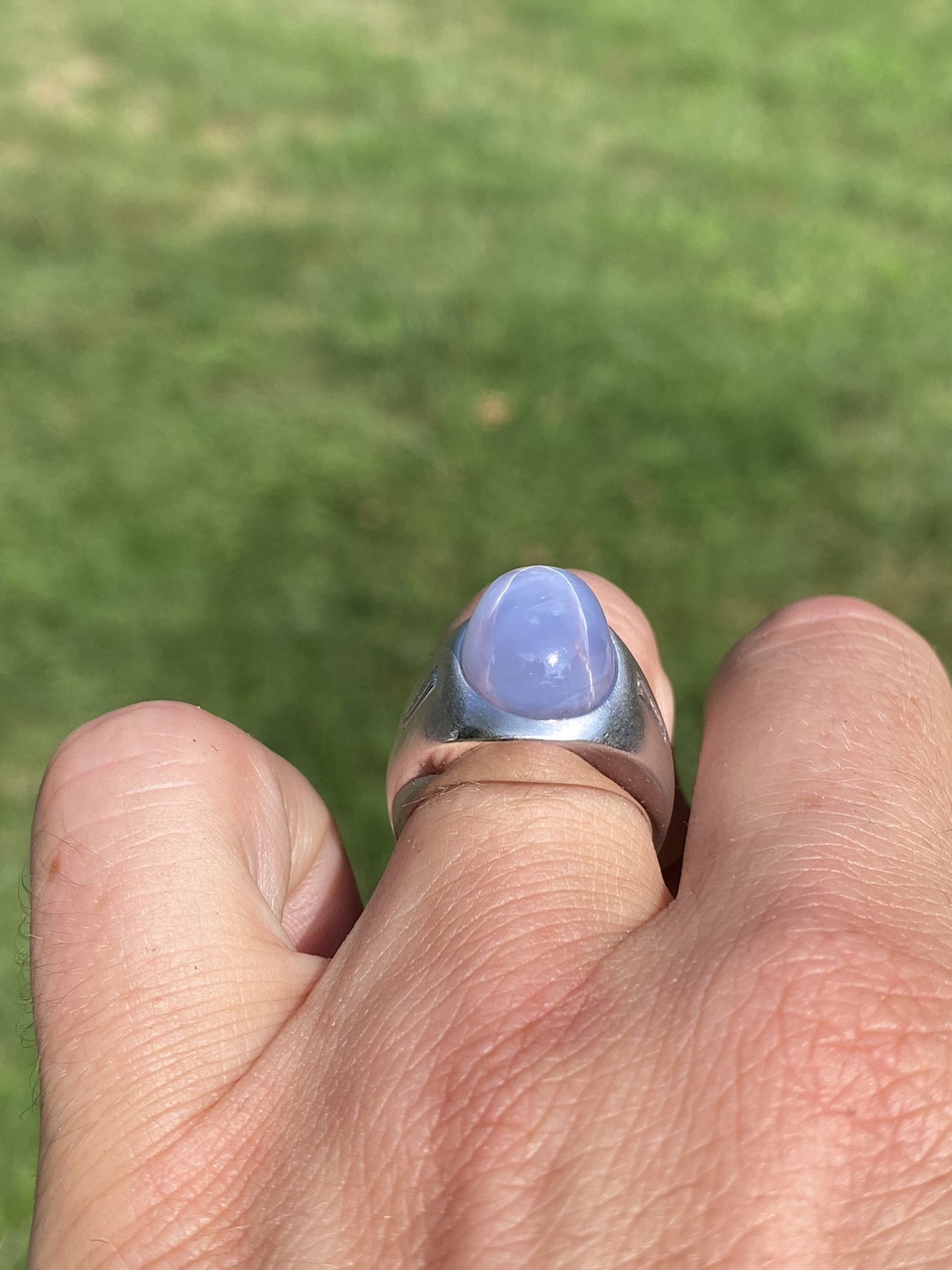 The Celestial Glow: Star Sapphire and Diamond Ring in White Gold - Image 8