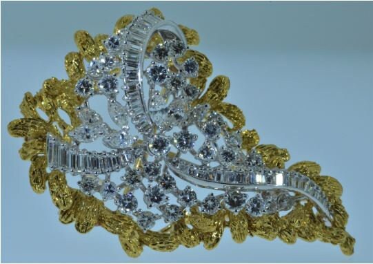 The Harmony: Convertible Brooch with Removable Frame Set with Diamonds - Image 5