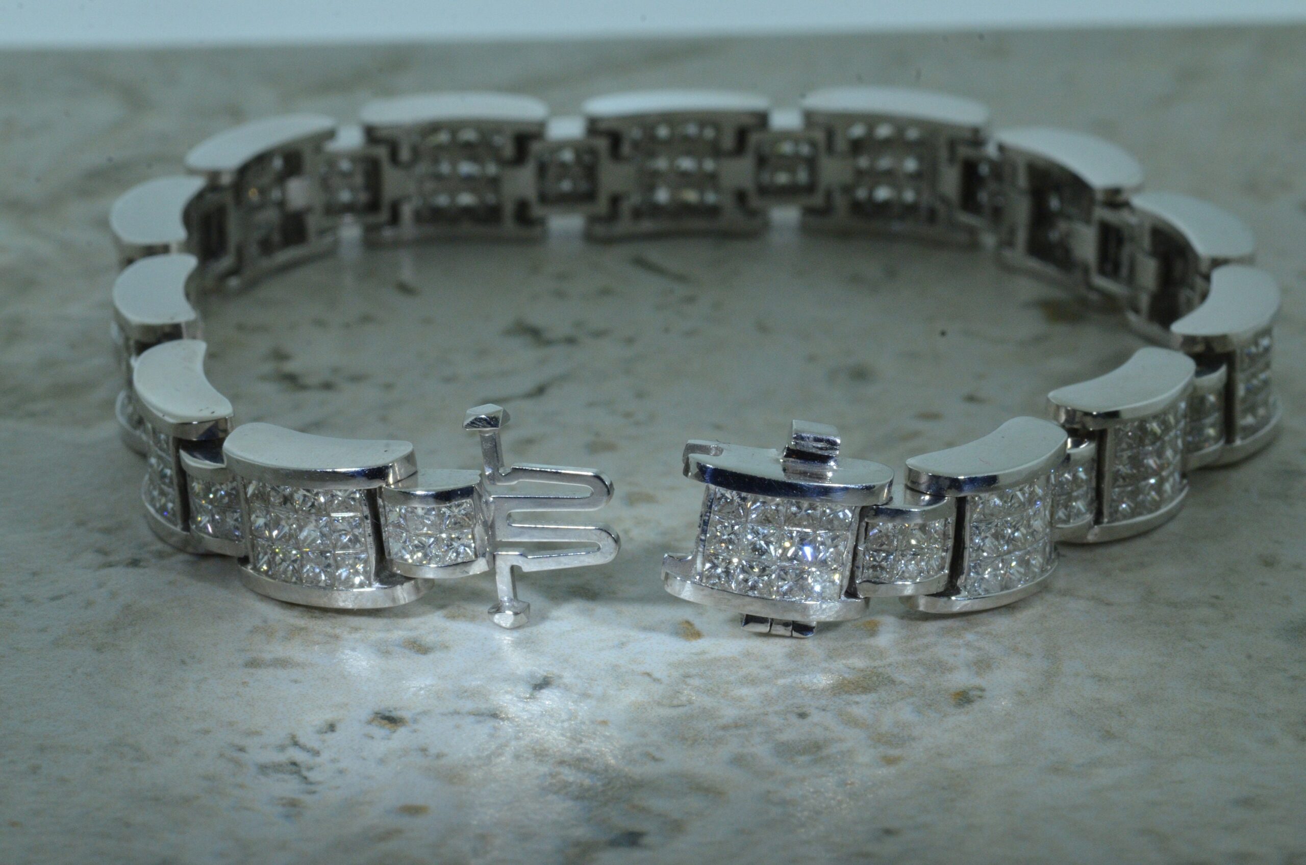The Charlotte: Gentleman's White Gold and Diamond Bracelet - Image 7