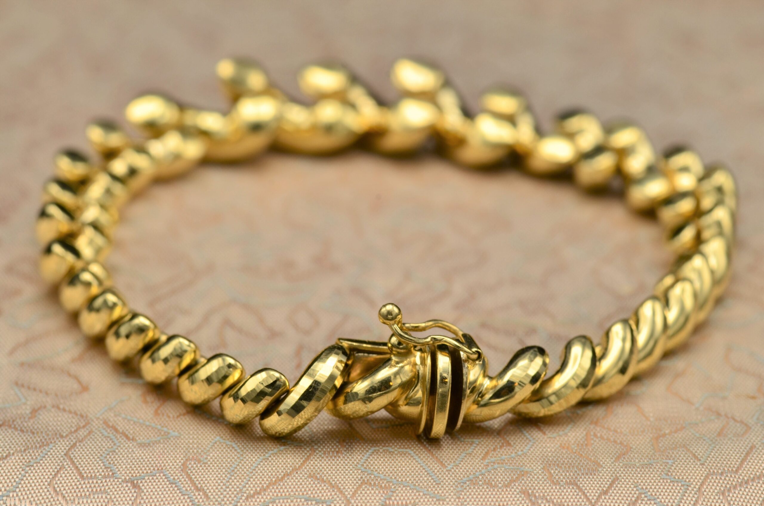 SOLD - The Layton Drive: Peruvian Gold Faceted Macaroni Link Bracelet - Image 3