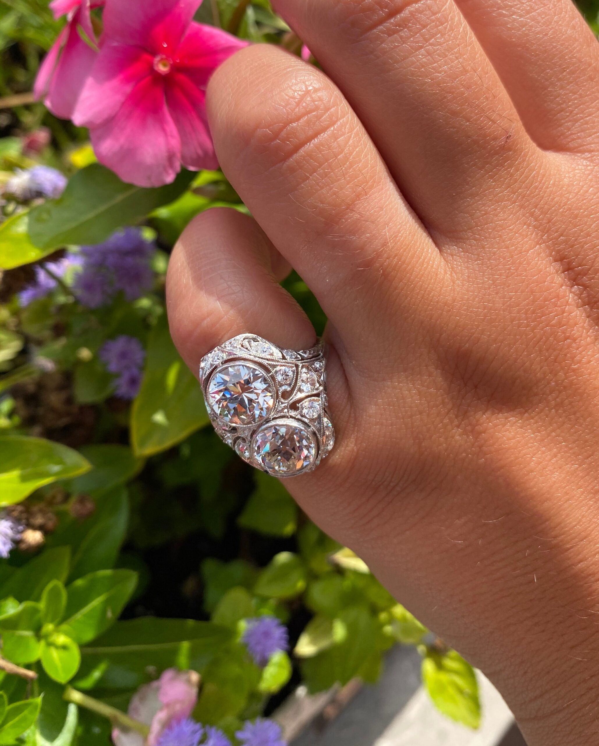 The L'amour: Absolutely Outstanding Antique Two Diamond Filigree Ring Platinum - Image 9