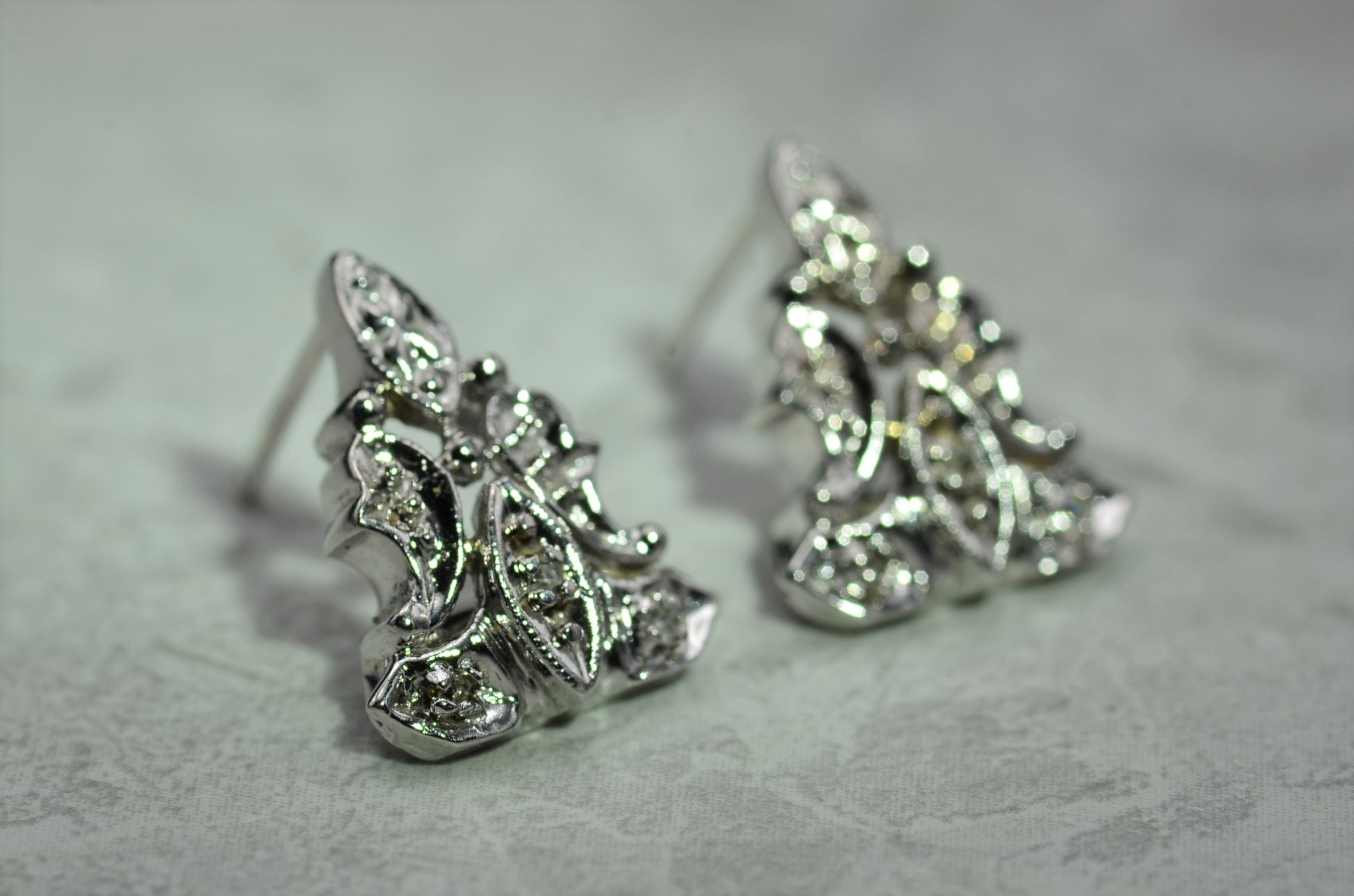 SOLD - The Tizlas: Delicate Antique Platinum and Diamond Drop Earrings - Image 4
