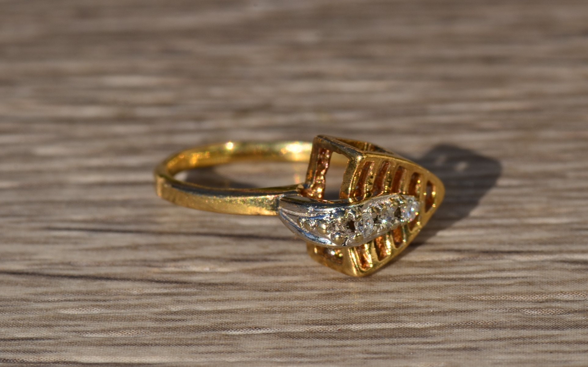 The Calluna: Ladies Antique 14K Gold and Diamond Arrow Ring - Image 4