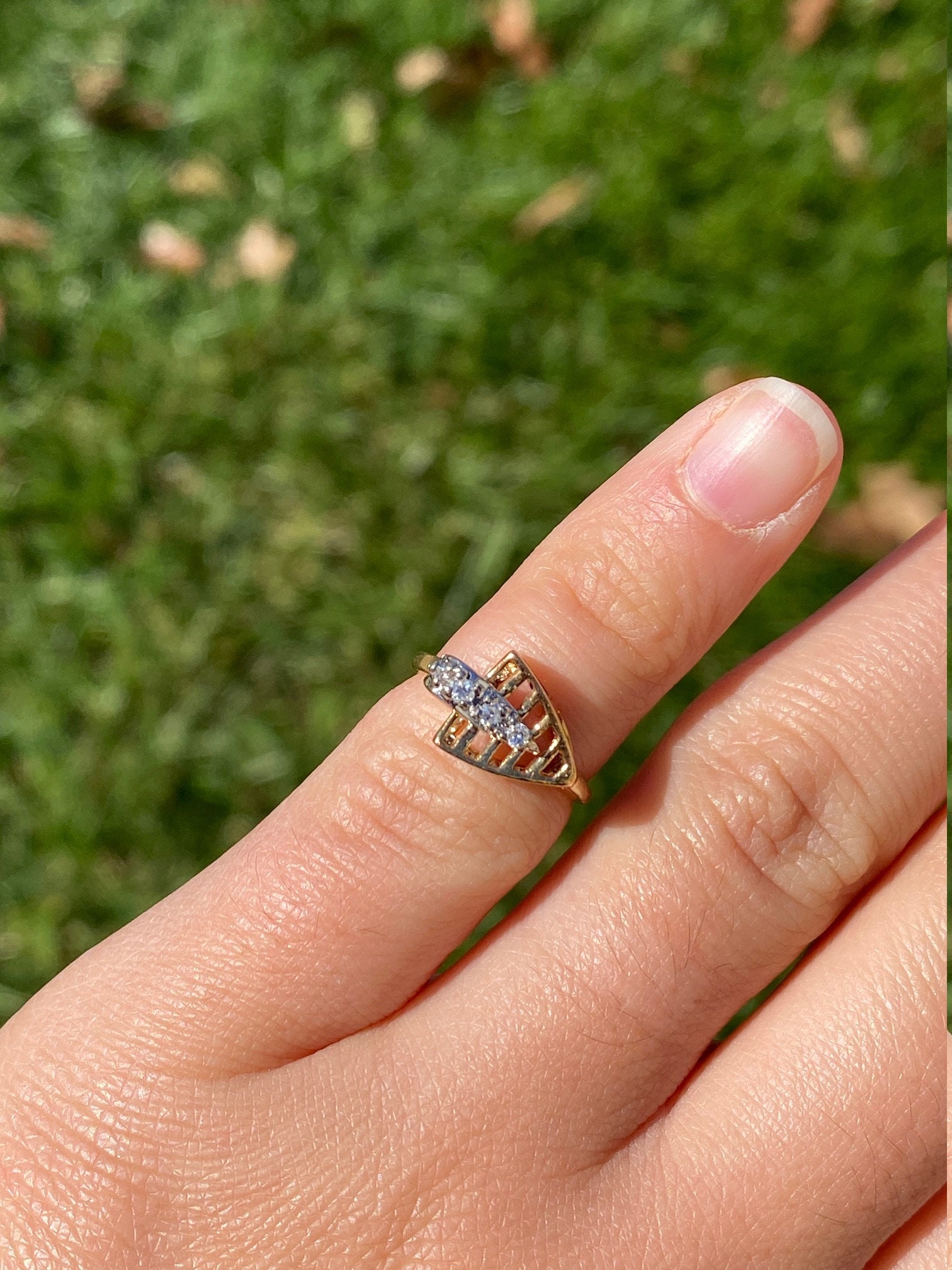The Calluna: Ladies Antique 14K Gold and Diamond Arrow Ring - Image 6