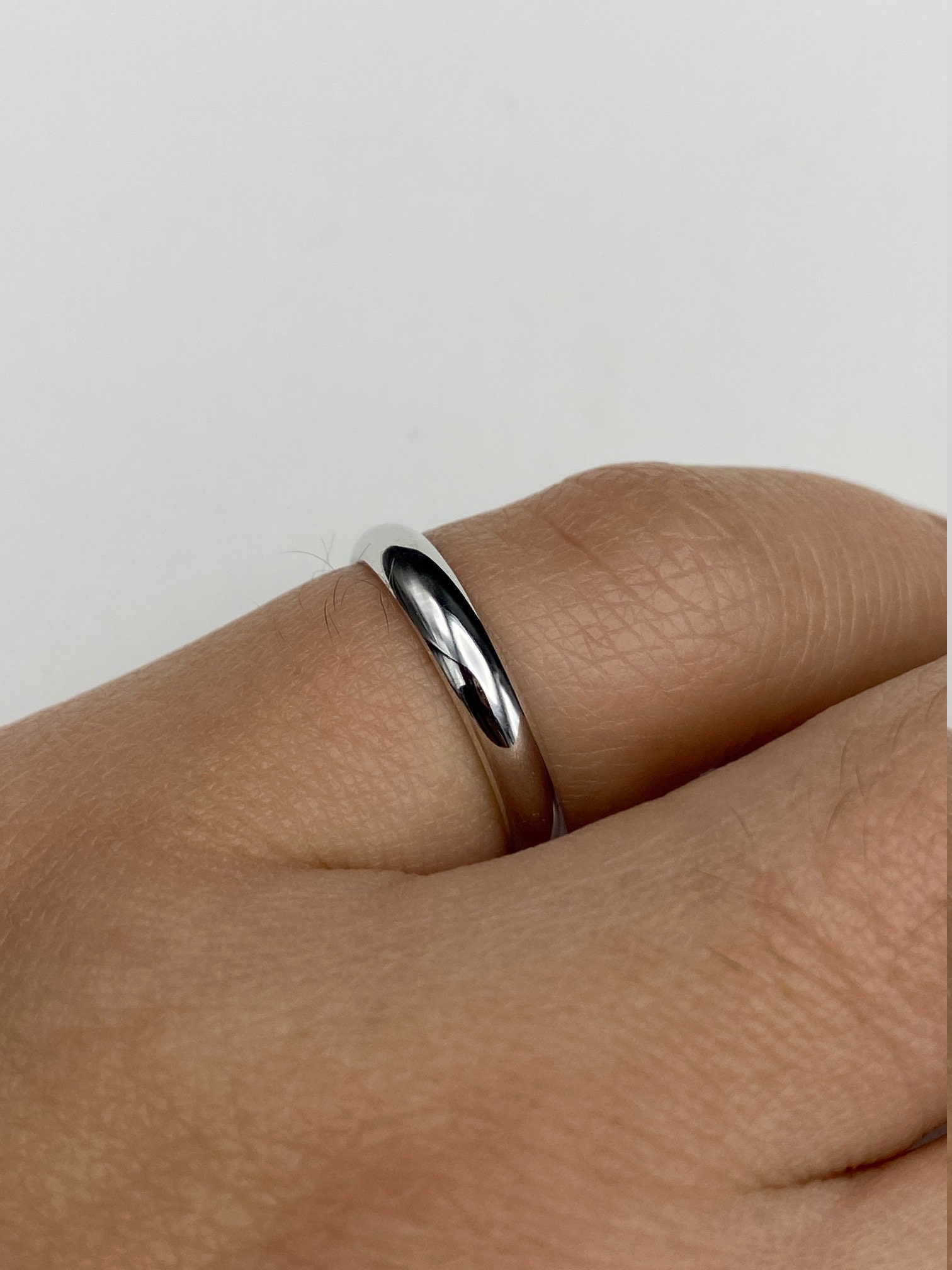 Ladies Classic 14K White Gold Wedding Band - Image 4