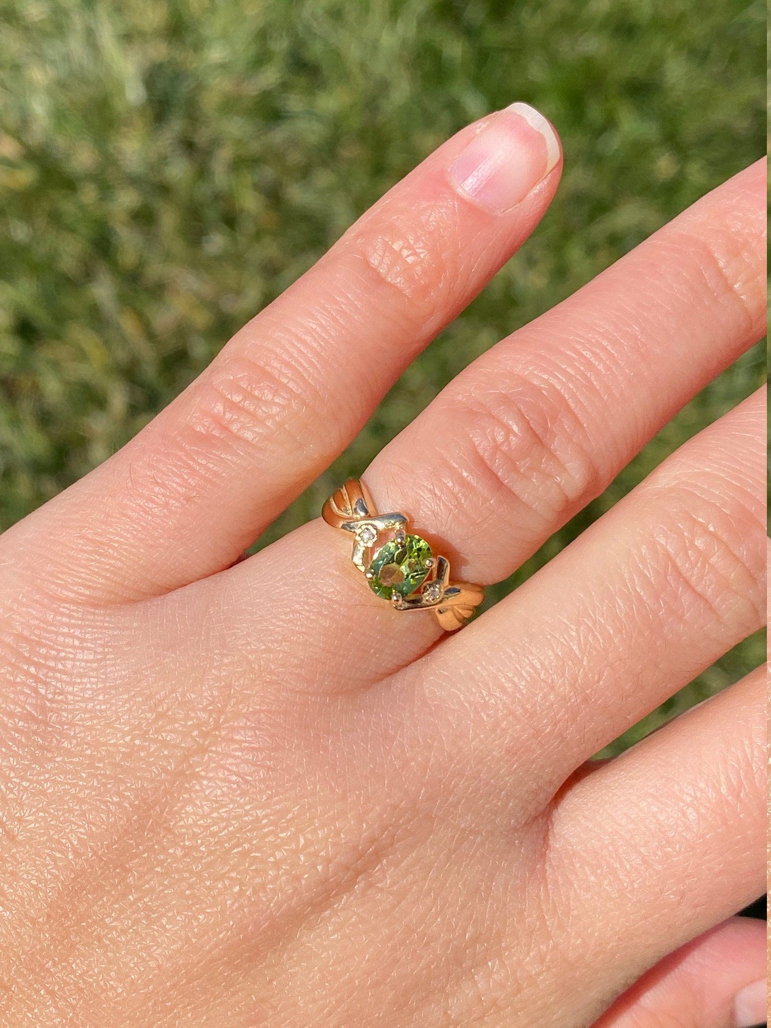 The Teleri: Ladies 14K Peridot and Diamond Twist Ring - Image 7