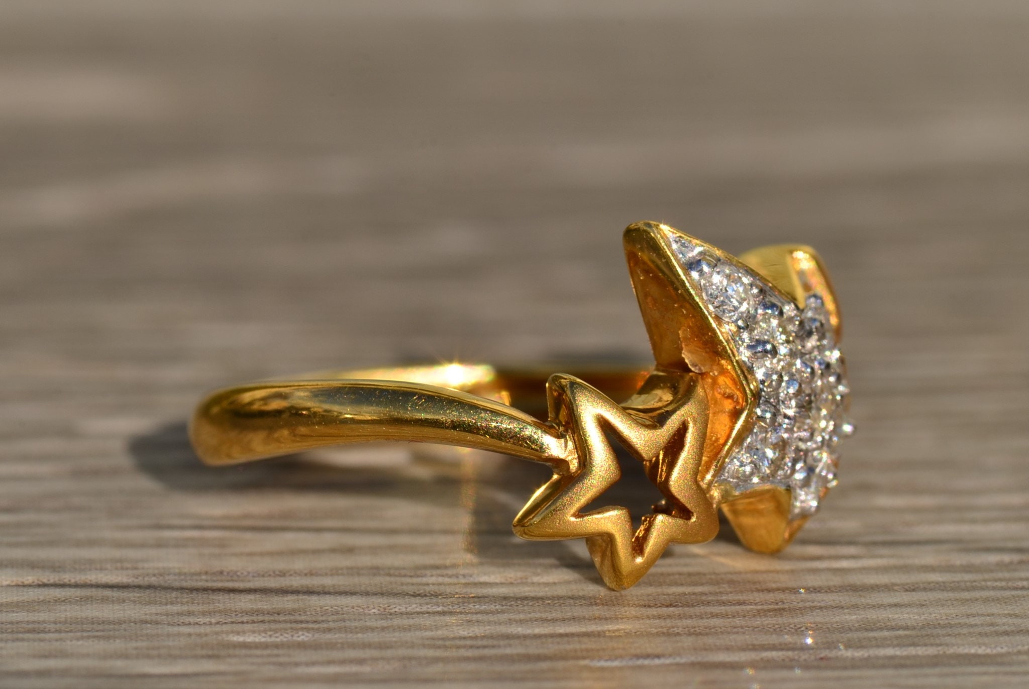 SOLD - The Helia: Ladies 18K Contemporary Shooting Star Ring set with Diamonds - Image 4