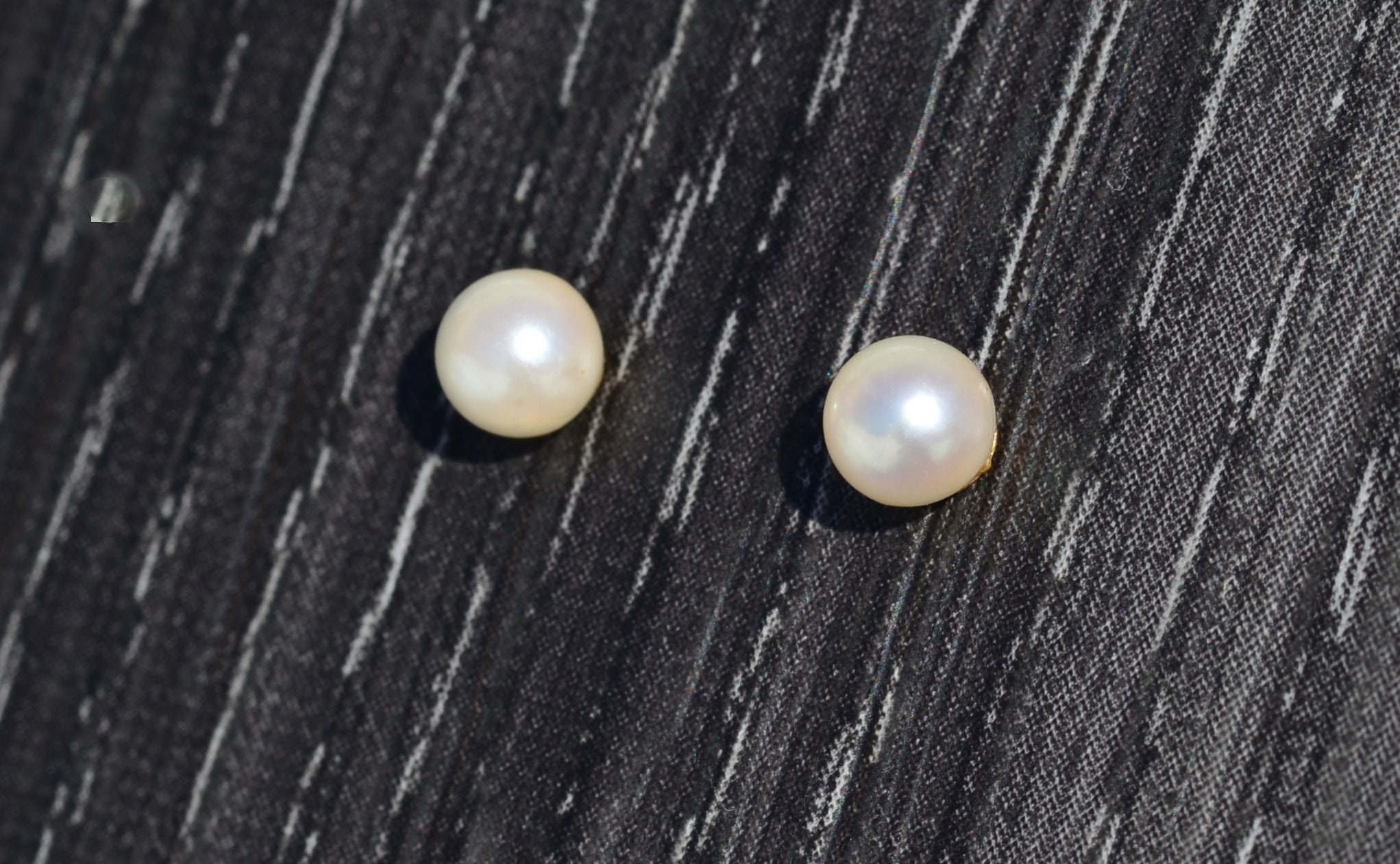 Ladies Classic 14K Yellow Gold Pearl Stud Earrings - Image 2