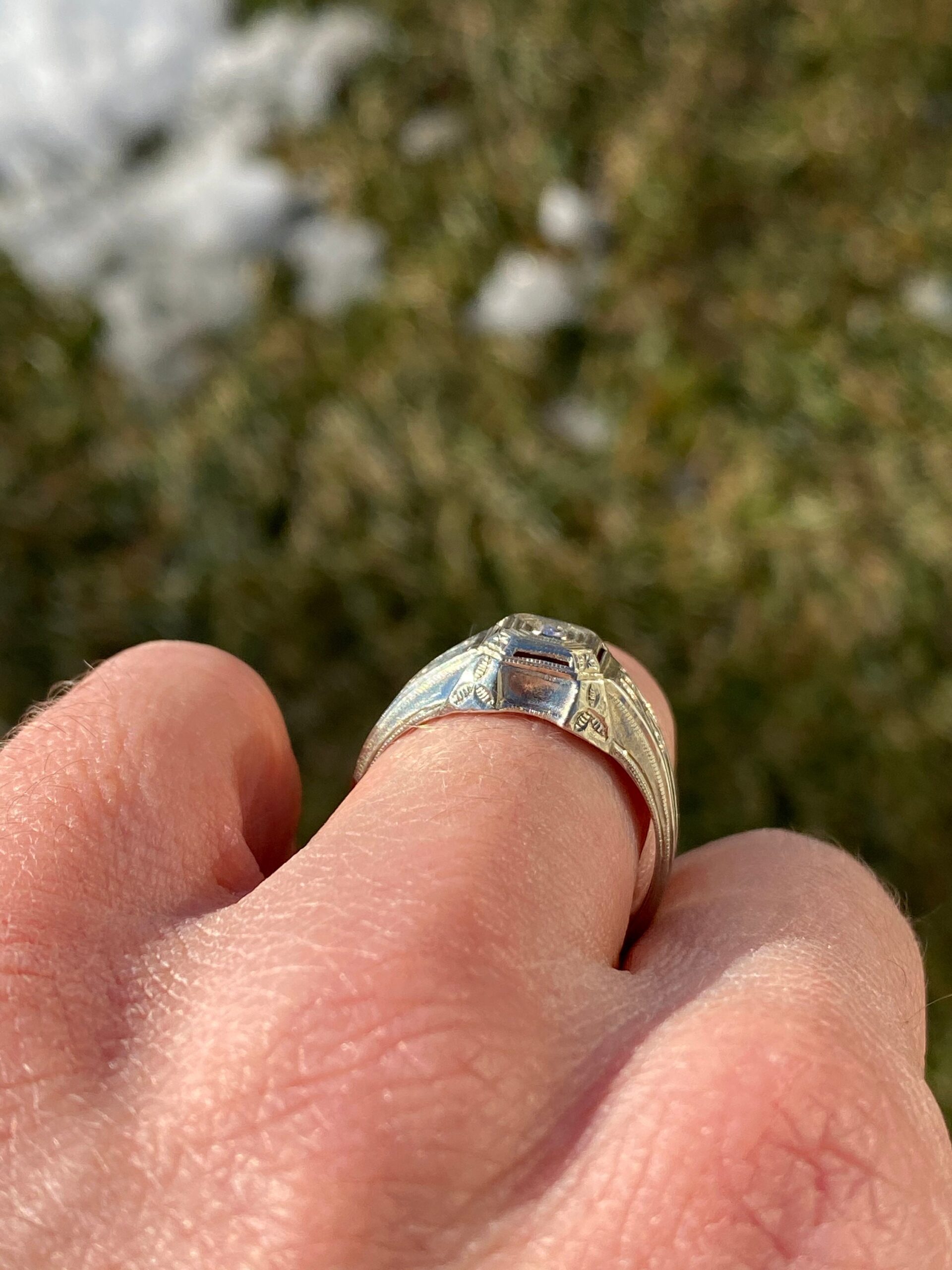 The Alec: Men's Antique 18K White Gold Ring set with Diamond - Image 9