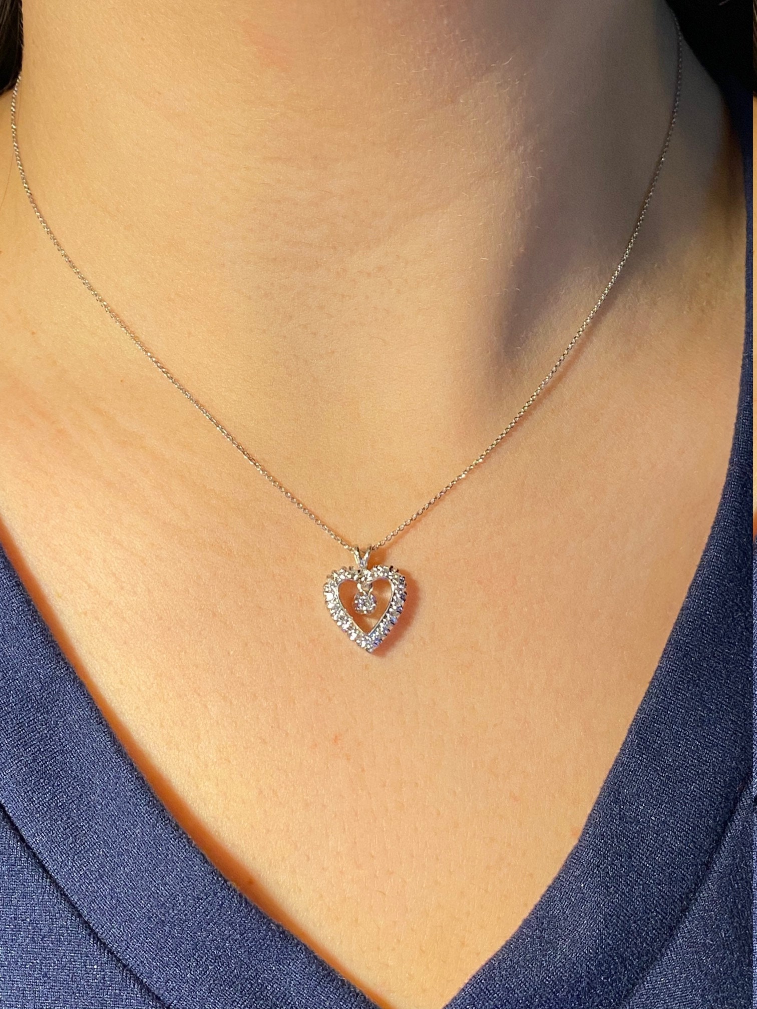The Nayeli: Ladies Contemporary Diamond Heart Necklace in 14K - Image 4