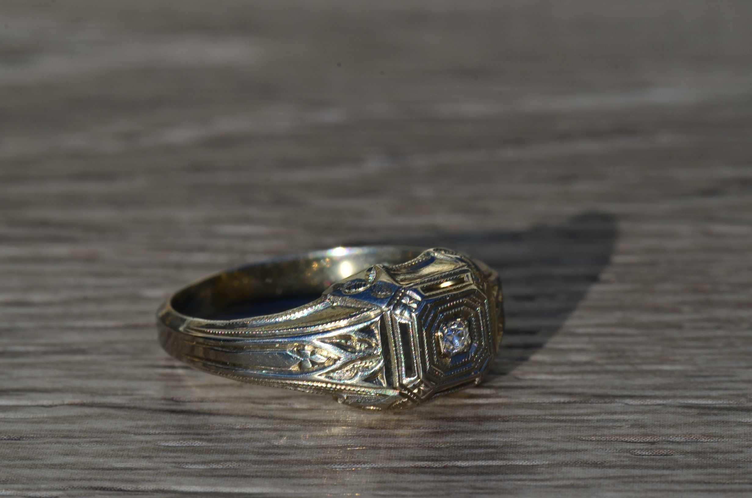 The Alec: Men's Antique 18K White Gold Ring set with Diamond - Image 5
