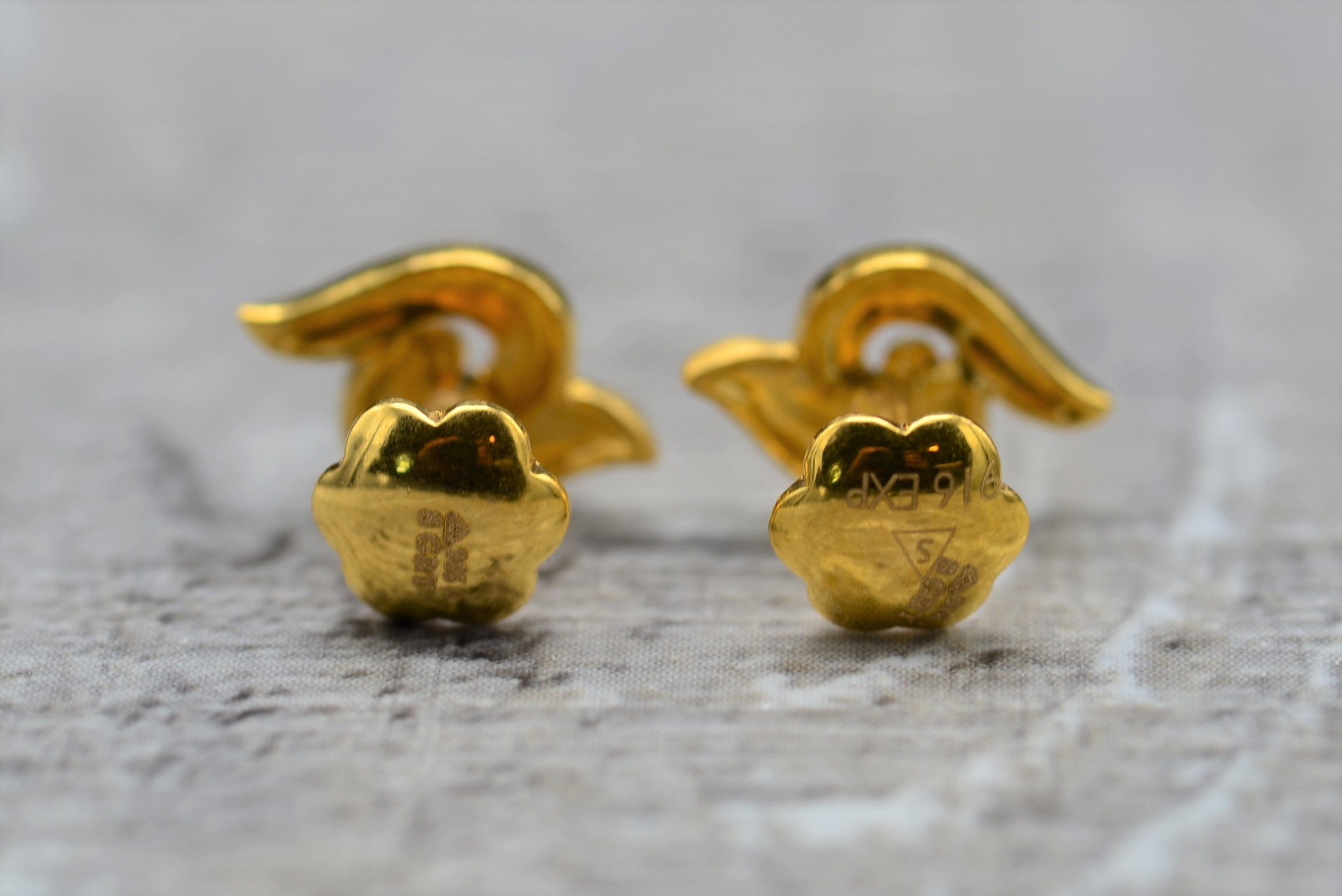SOLD - Vintage 22K Yellow Gold Flat Back Stud Earrings - Image 3