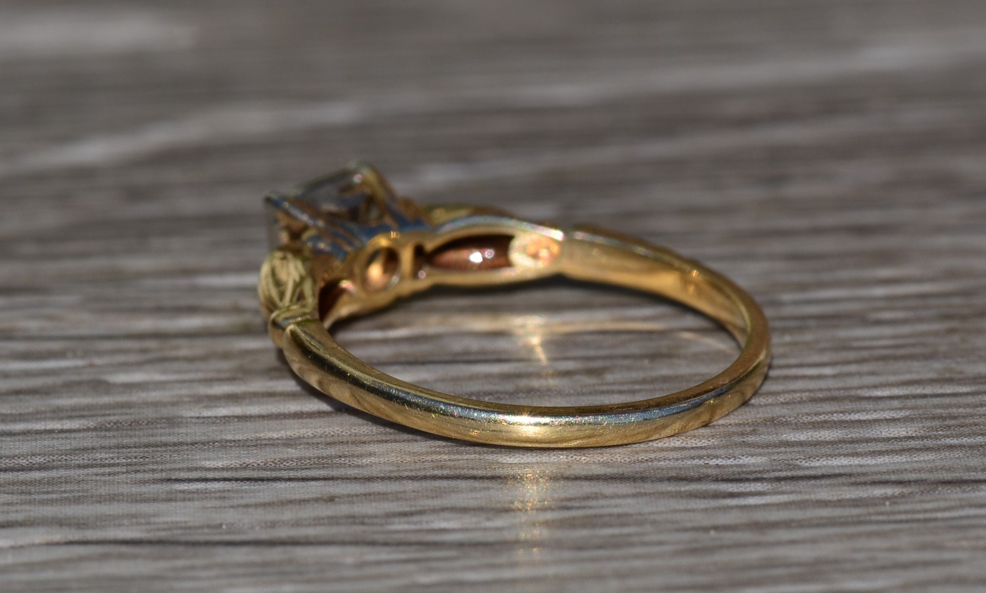 SOLD - The Evarts Lane: Ladies Antique Signed Engagement Ring in 14K Gold set with Old Mine Cut Center Diamond - Image 3