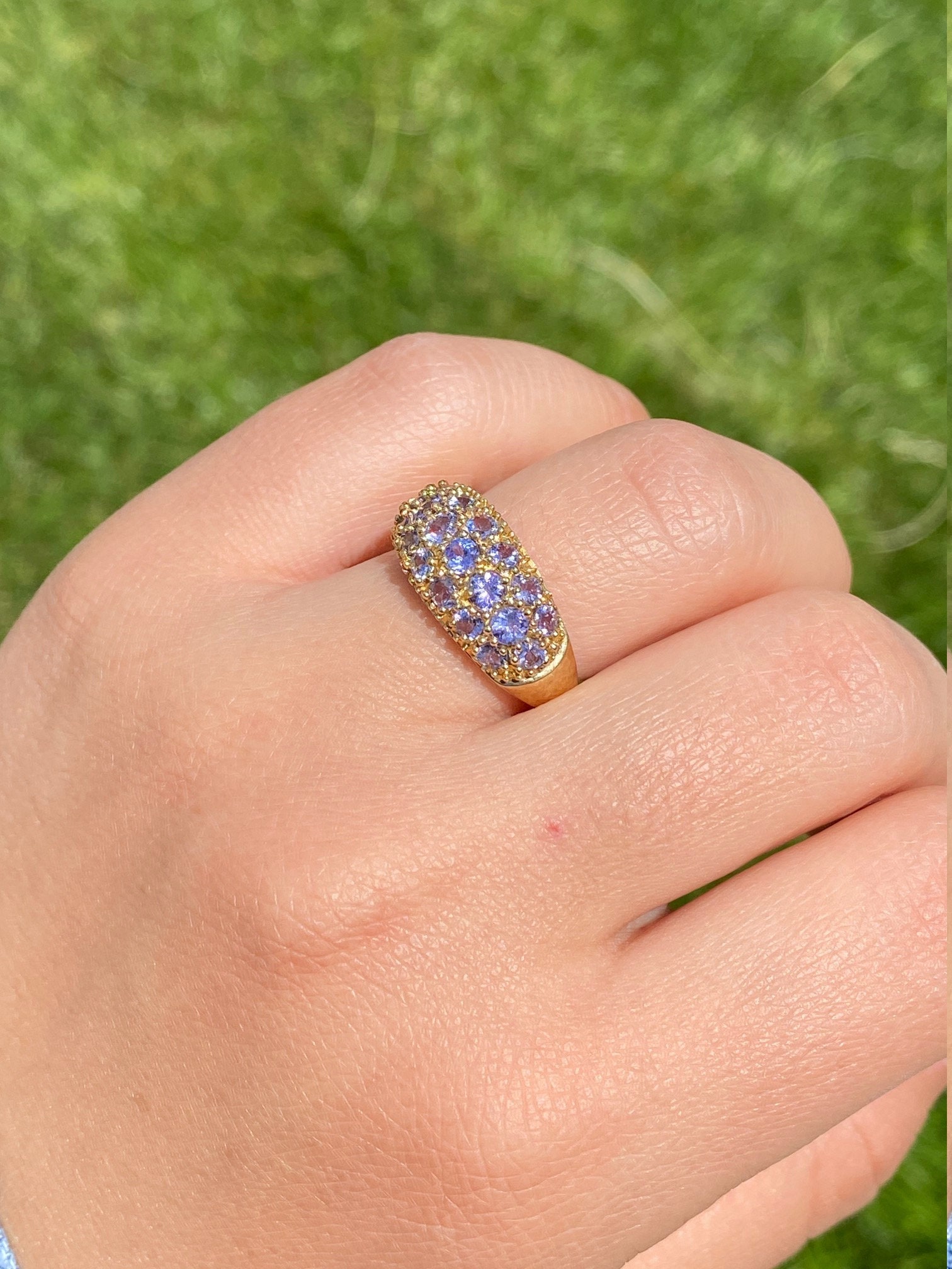 The Potentilla: Ladies Wide Band in Yellow Gold set with 1.43CTW Tanzanite - Image 8