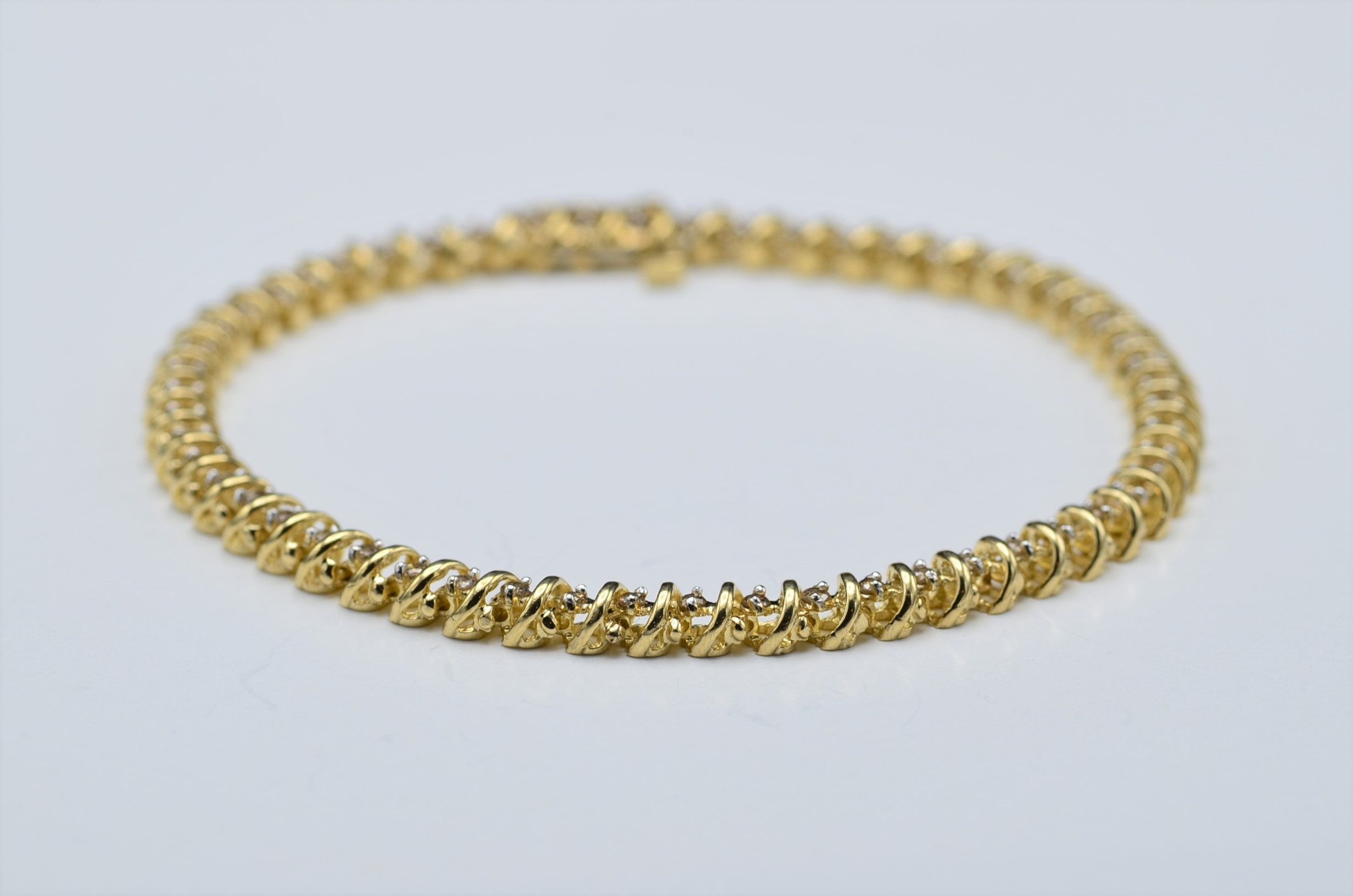 The Lisselton: Ladies Yellow Gold Bracelet set with 1 CTW Diamonds - Image 2