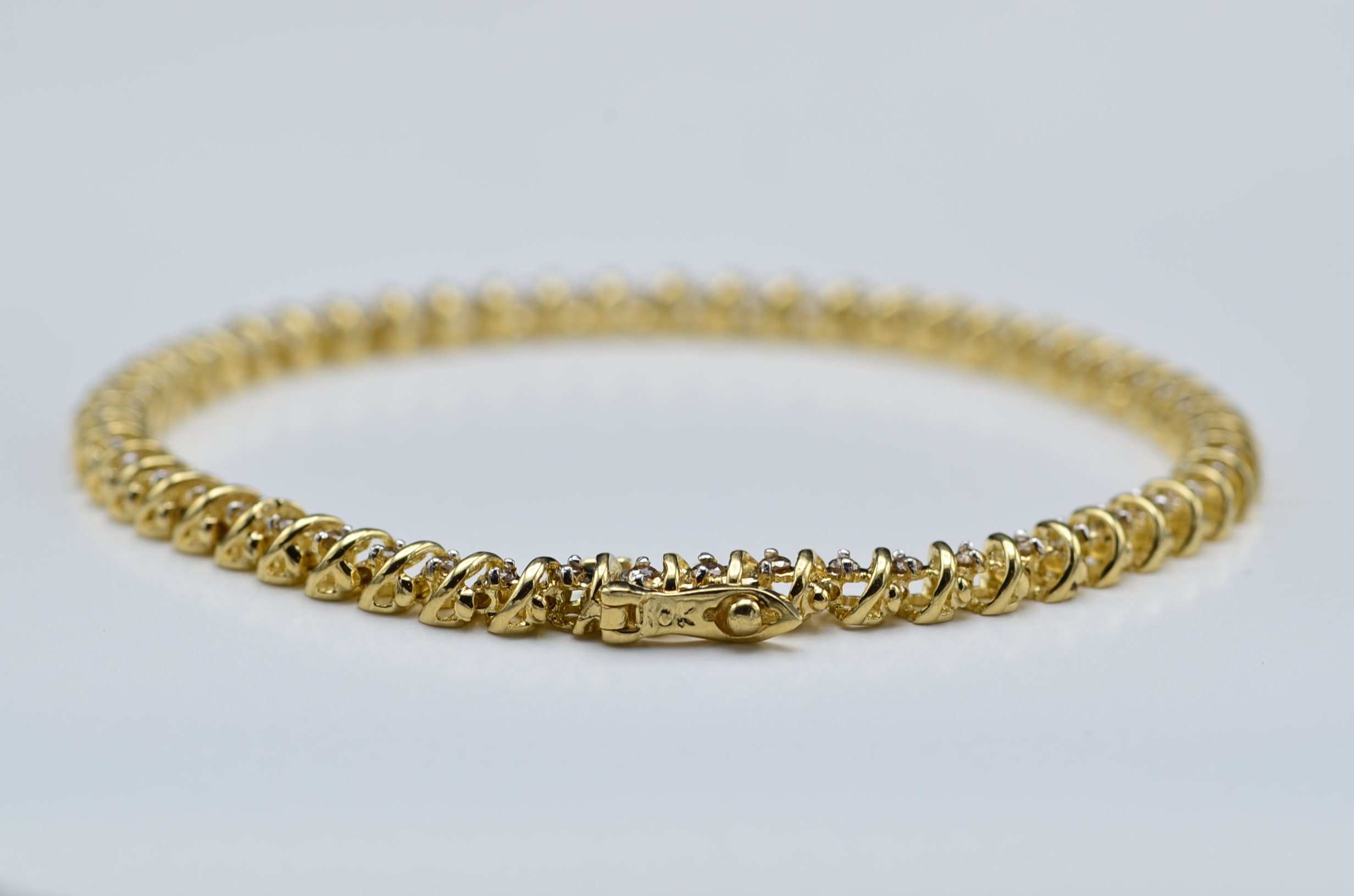 The Lisselton: Ladies Yellow Gold Bracelet set with 1 CTW Diamonds - Image 4