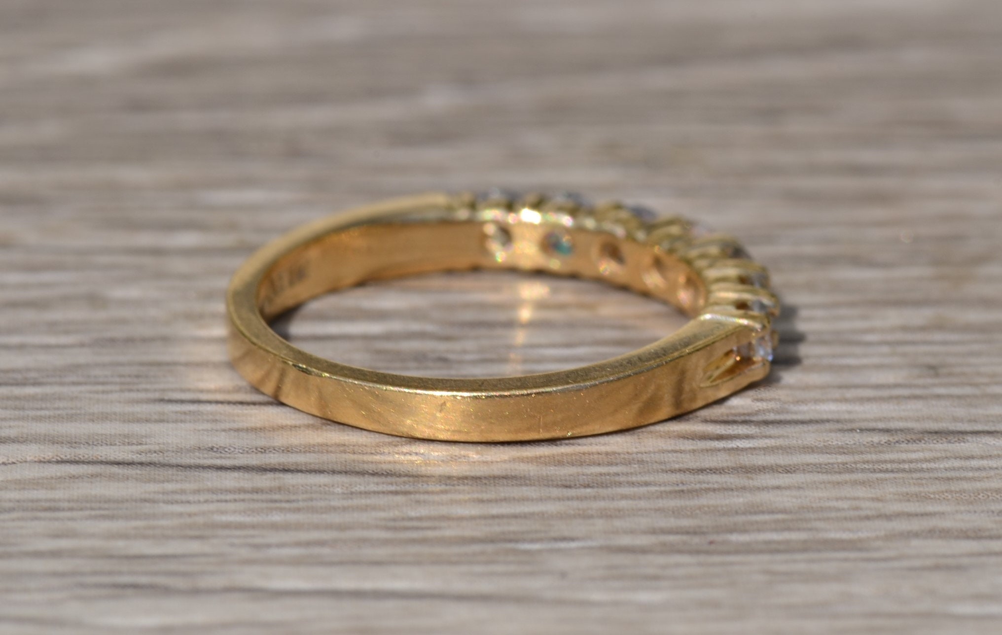 The Amaya: Ladies 14K Gold Shared Prong Diamond Band set with 0.70 CTW - Image 4