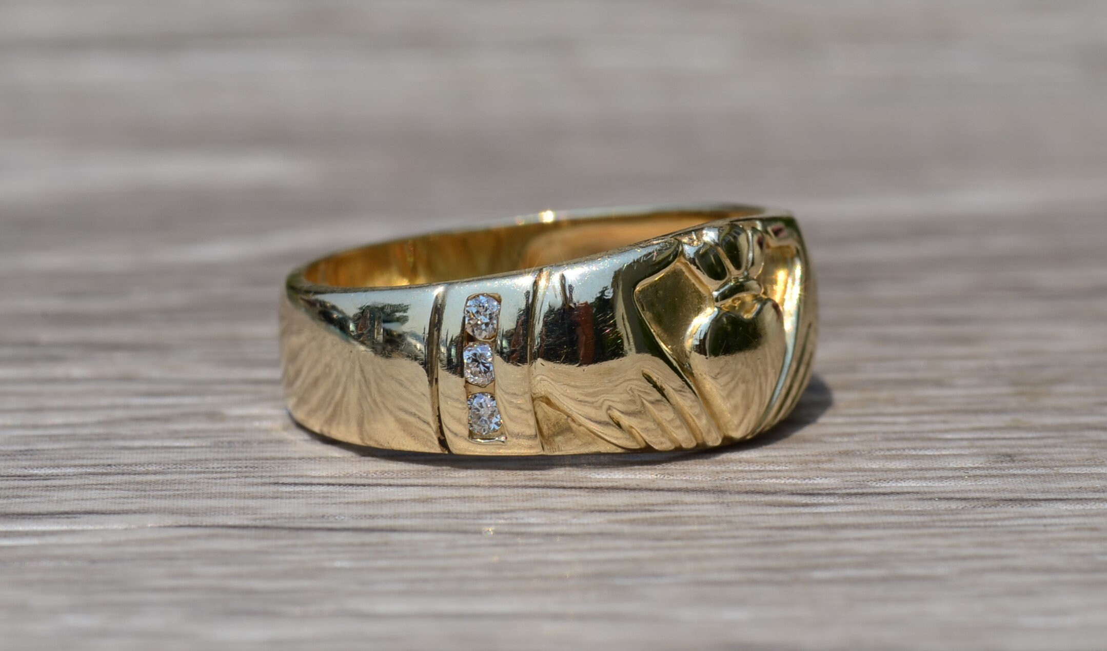 SOLD - The Briar: Gentlemen's Claddagh Ring in 14K Gold set with Diamonds - Image 5