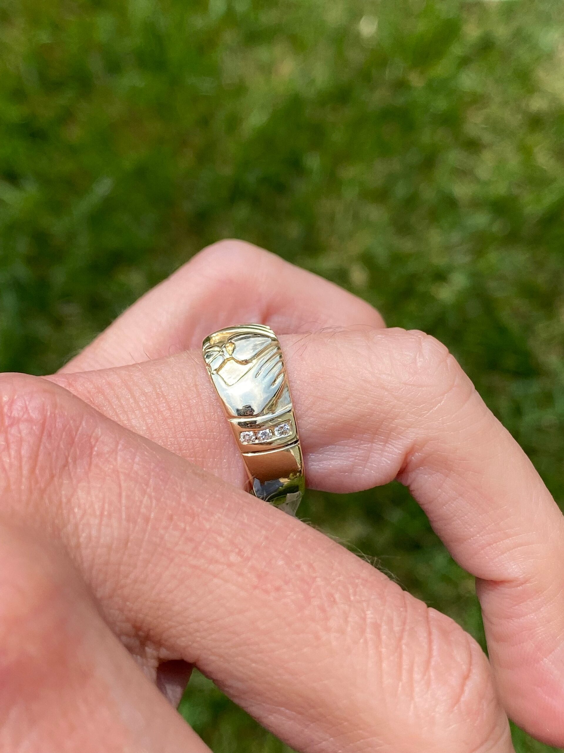 SOLD - The Briar: Gentlemen's Claddagh Ring in 14K Gold set with Diamonds - Image 8