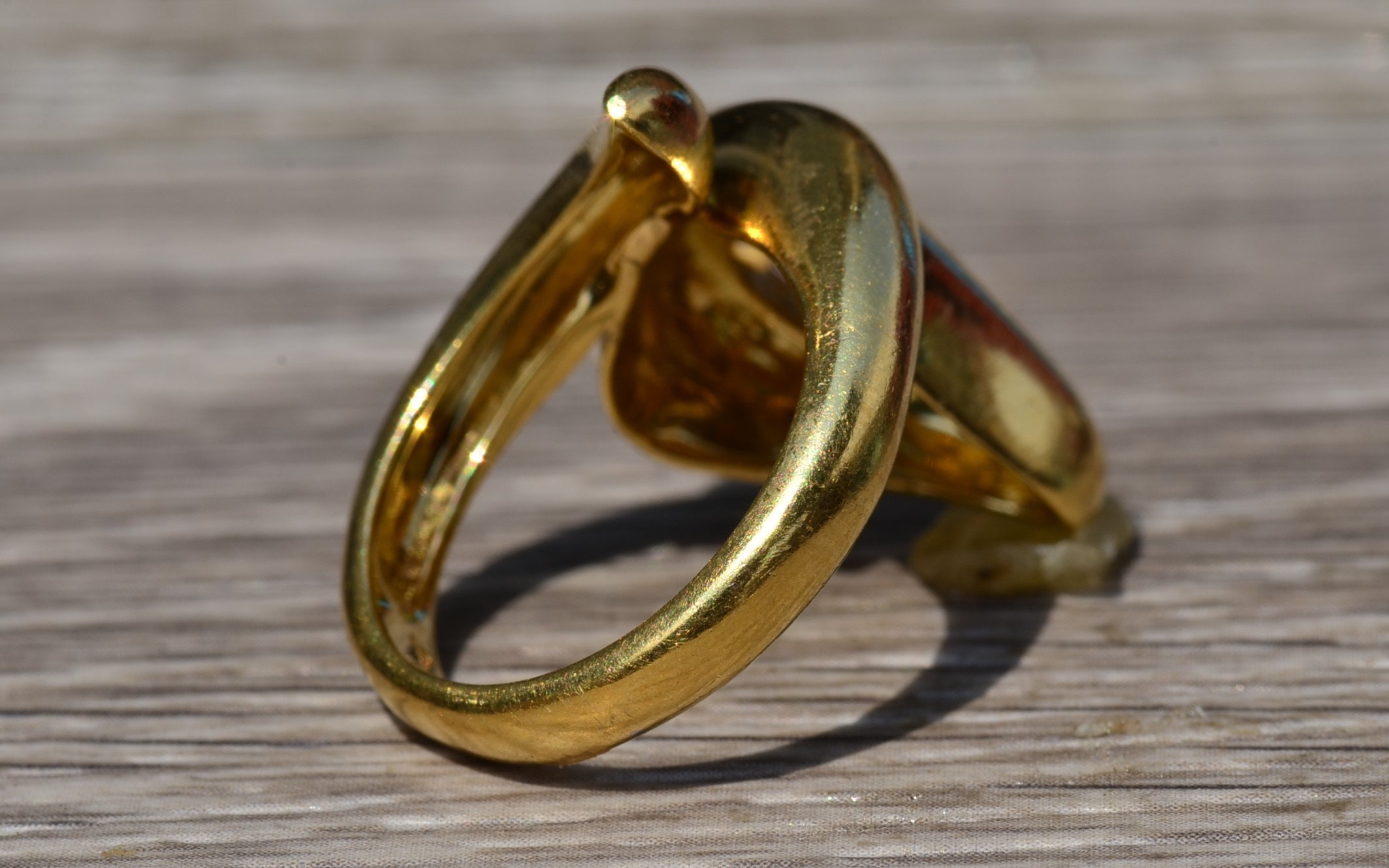 The Odette: Ladies 18K Gold Italian Snake Style Ring set with Diamonds - Image 4
