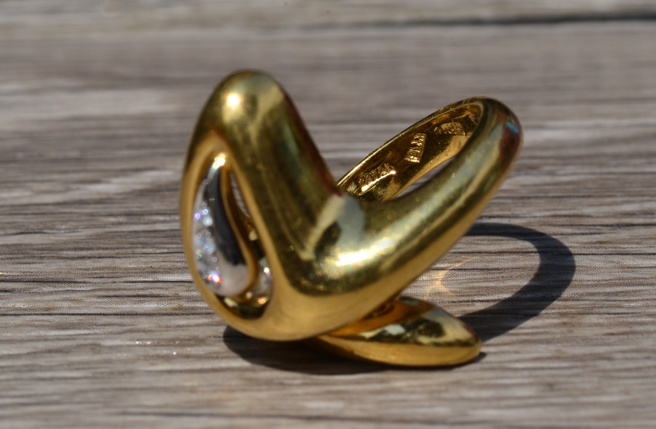 The Odette: Ladies 18K Gold Italian Snake Style Ring set with Diamonds - Image 7