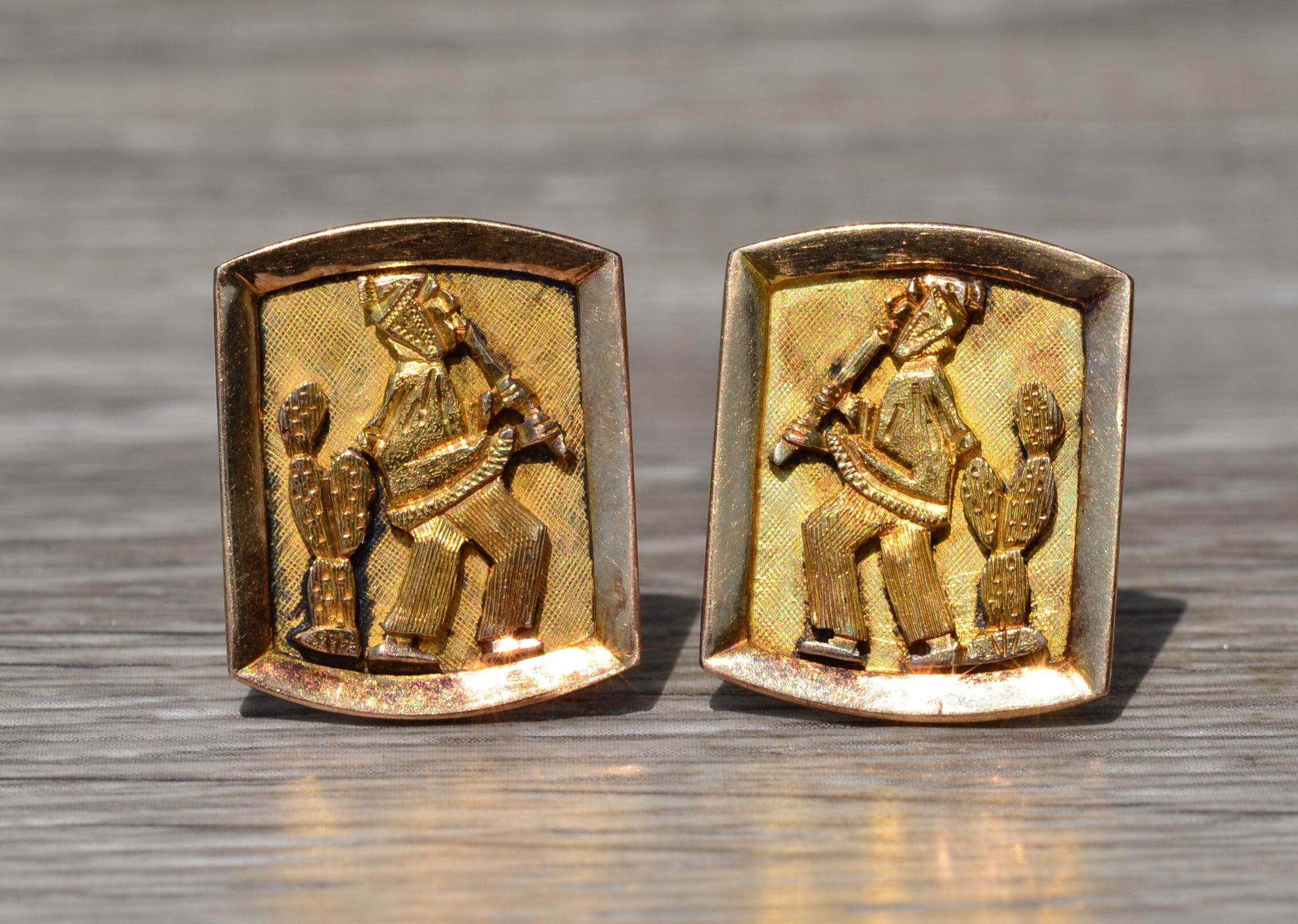 SOLD - The Afghanistan: Interesting Middle Eastern Cufflinks Featuring Instrument Player - Image 2